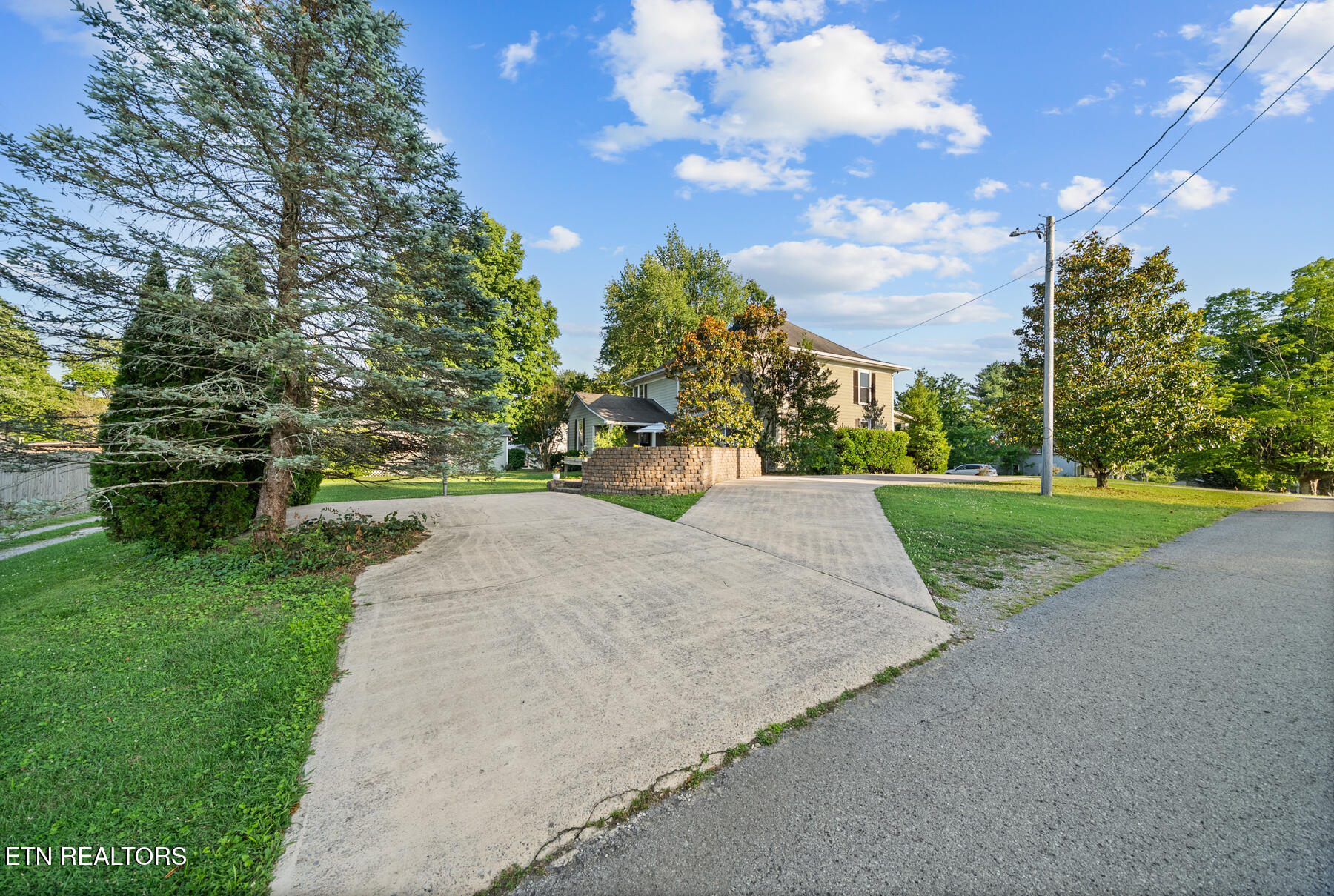 206 W Cleveland Avenue Monterey TN 38574