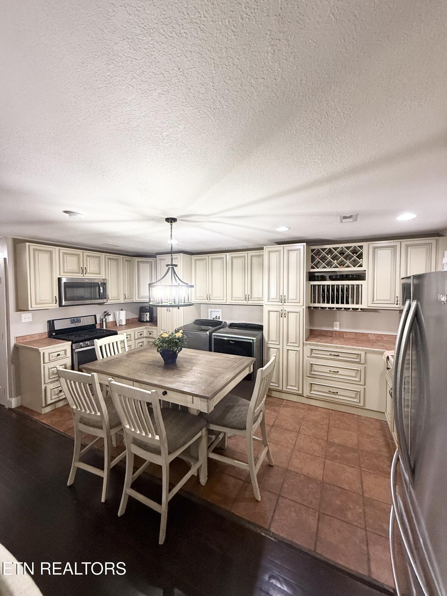 925 Medaris Street Clinton TN 37716
