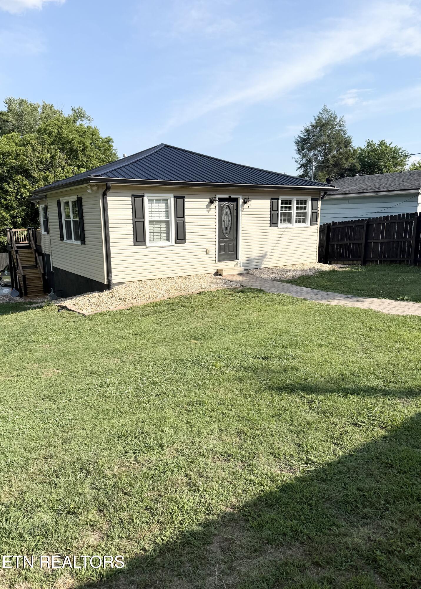 925 Medaris Street Clinton TN 37716