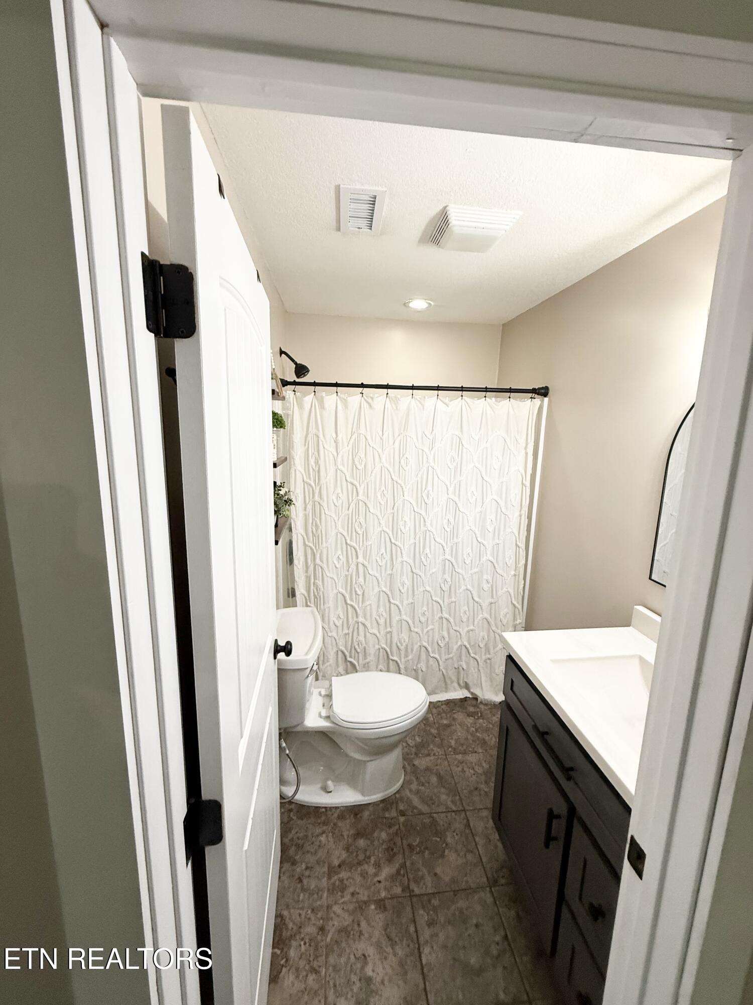 925 Medaris Street Clinton TN 37716