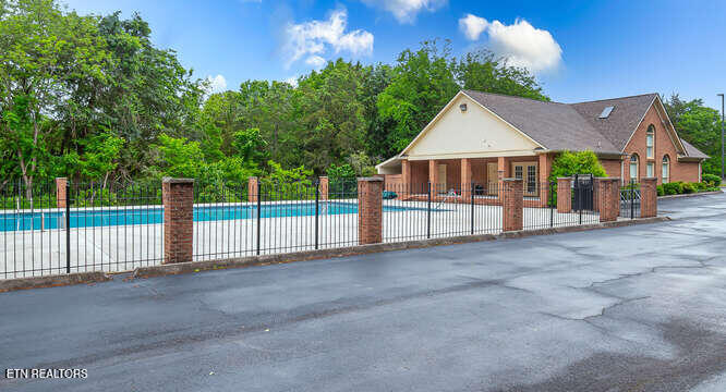 515 Oak Landing Lane Knoxville TN 37934