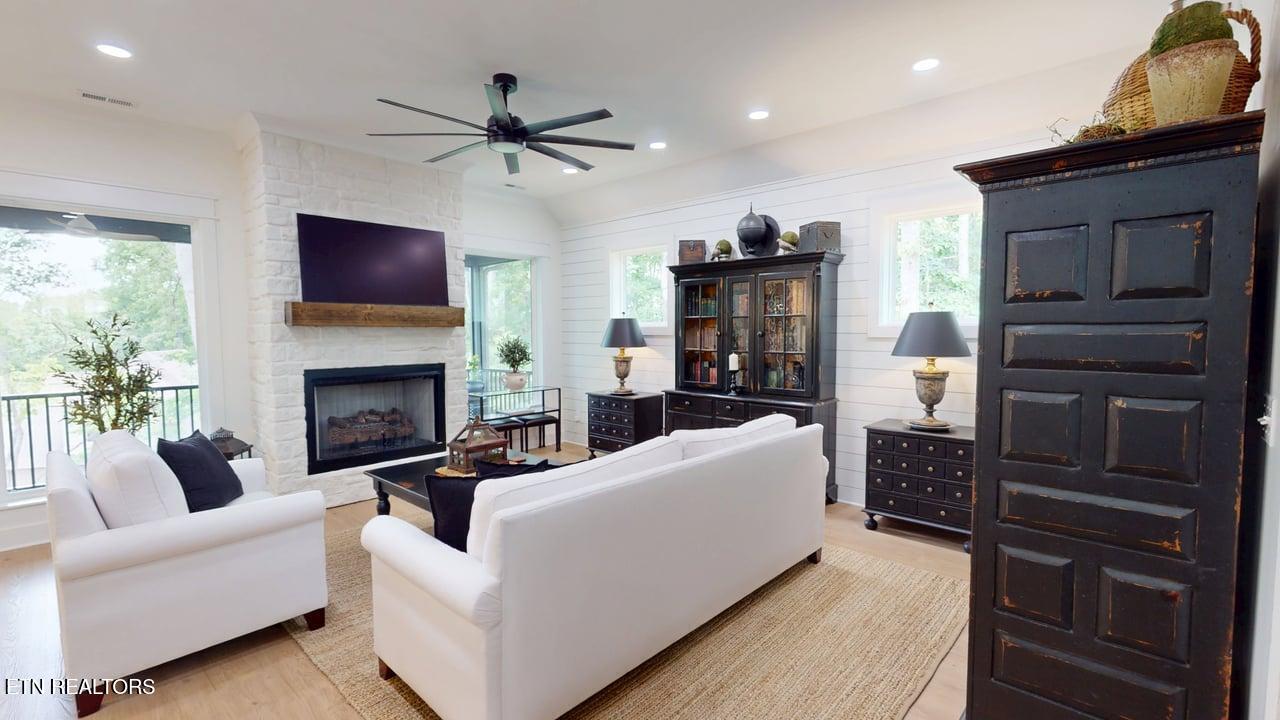 142 Amohi Way Loudon TN 37774