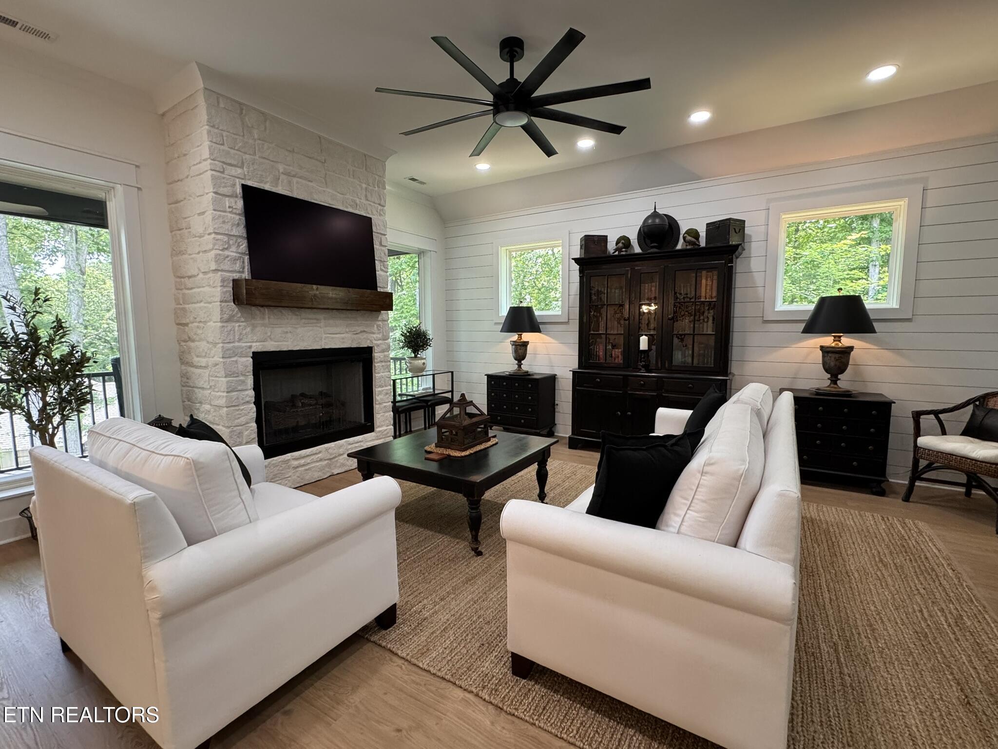 142 Amohi Way Loudon TN 37774