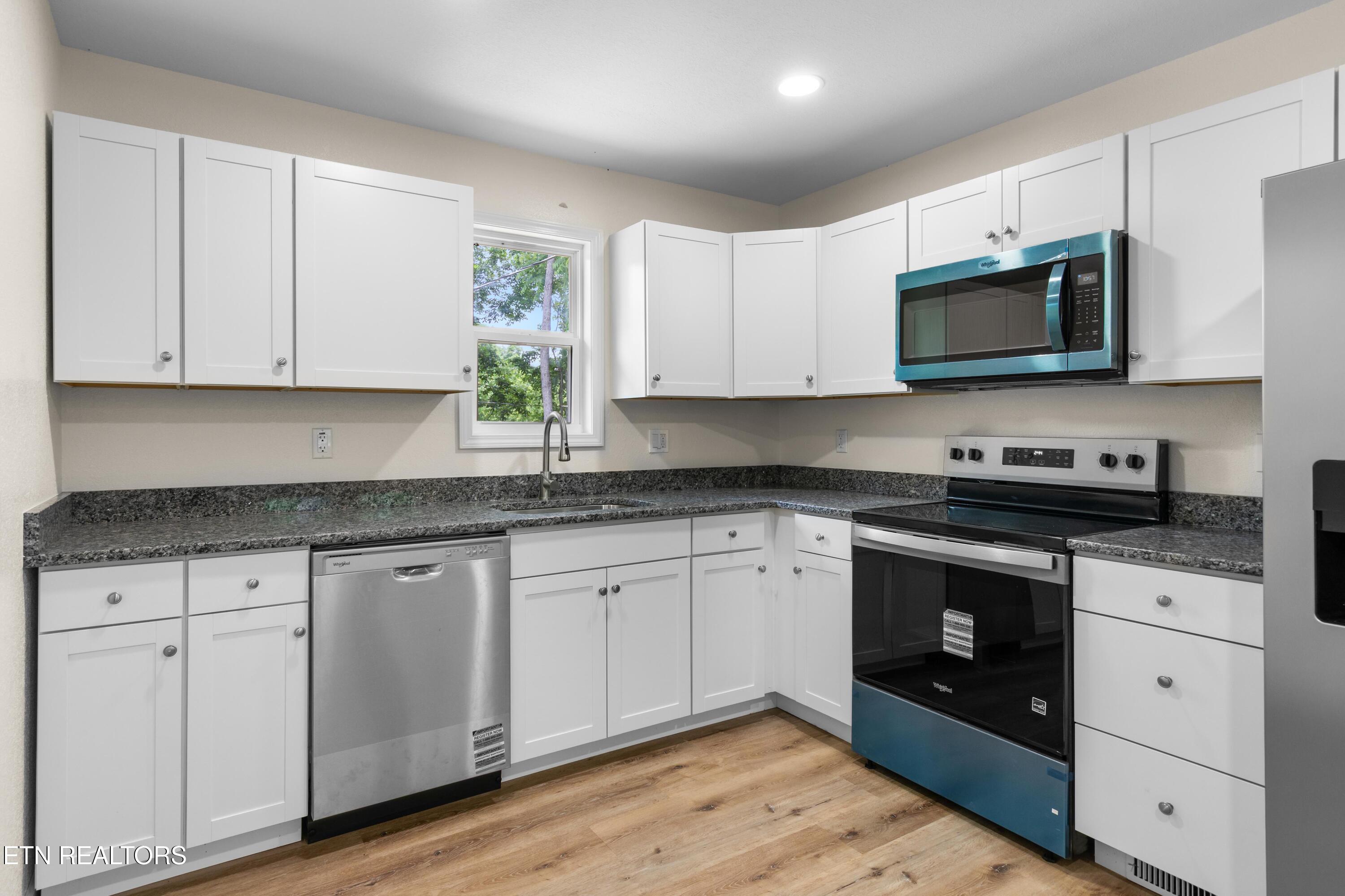 410 W Hemlock Street Lafollette TN 37766