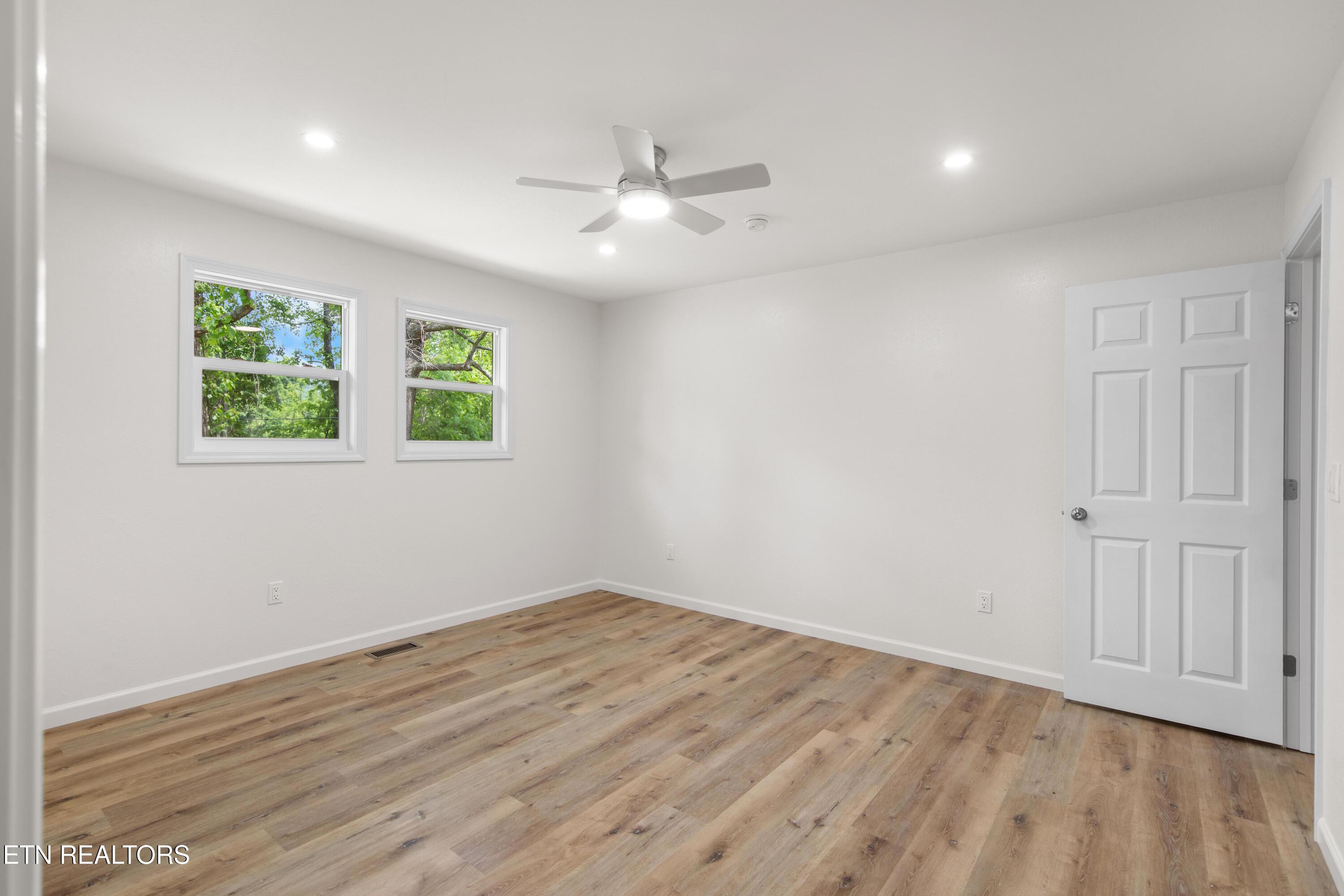 410 W Hemlock Street Lafollette TN 37766