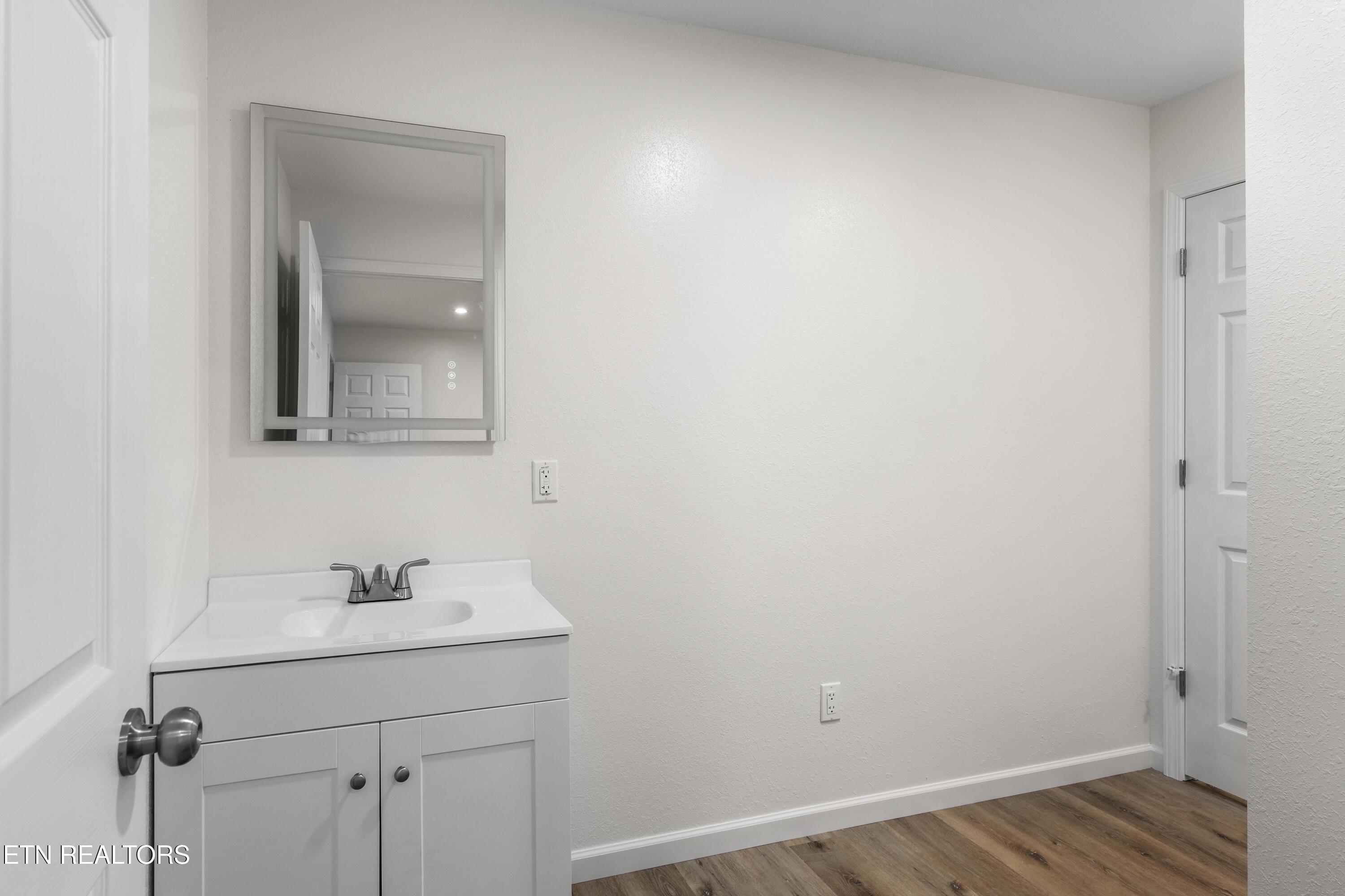 410 W Hemlock Street Lafollette TN 37766