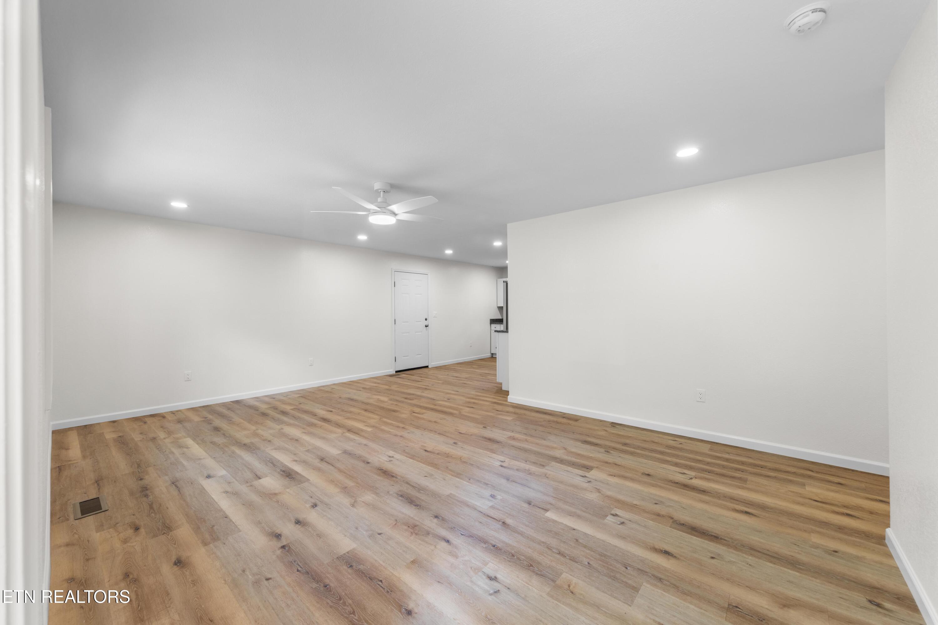 410 W Hemlock Street Lafollette TN 37766
