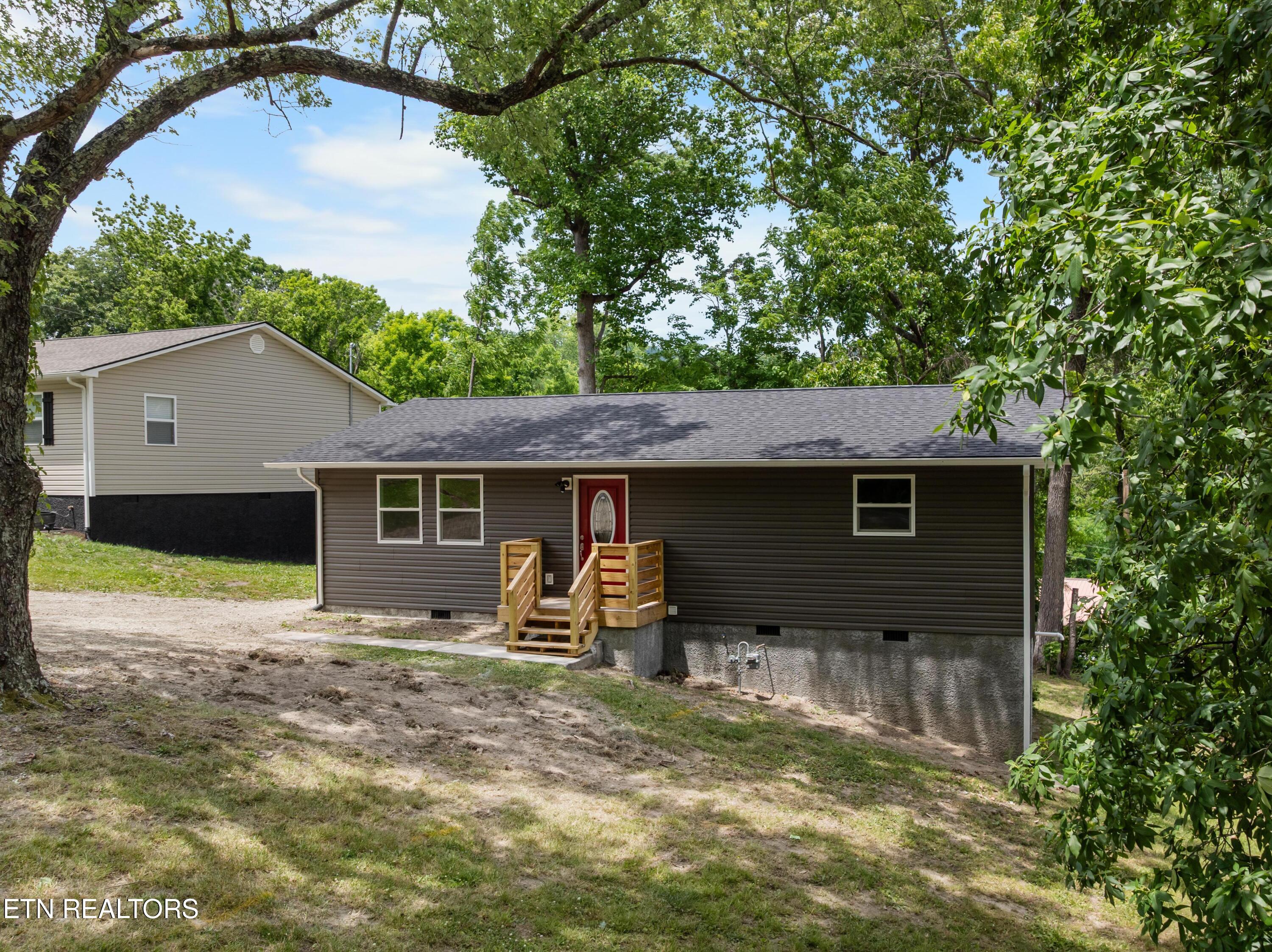 410 W Hemlock Street Lafollette TN 37766