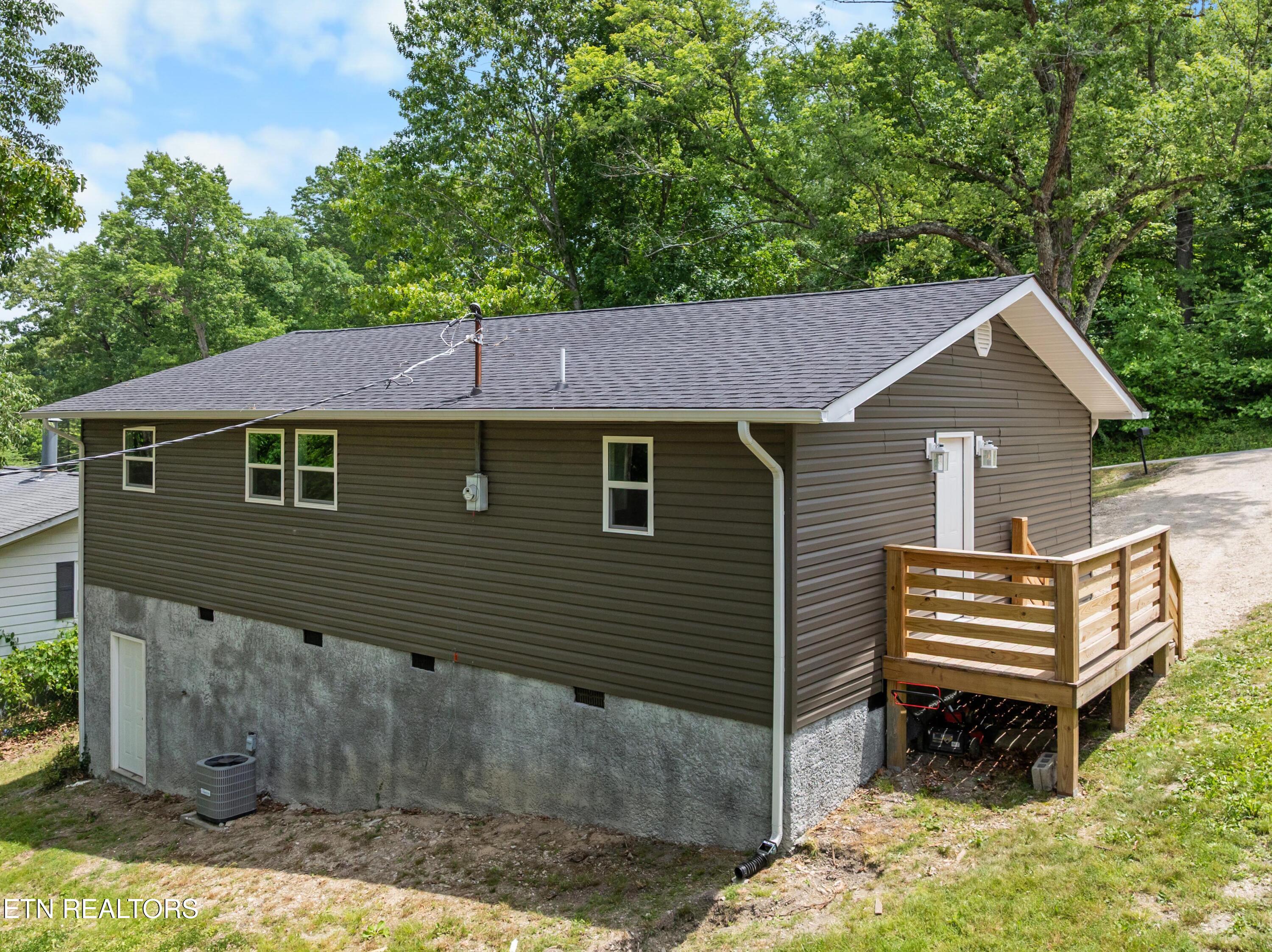410 W Hemlock Street Lafollette TN 37766
