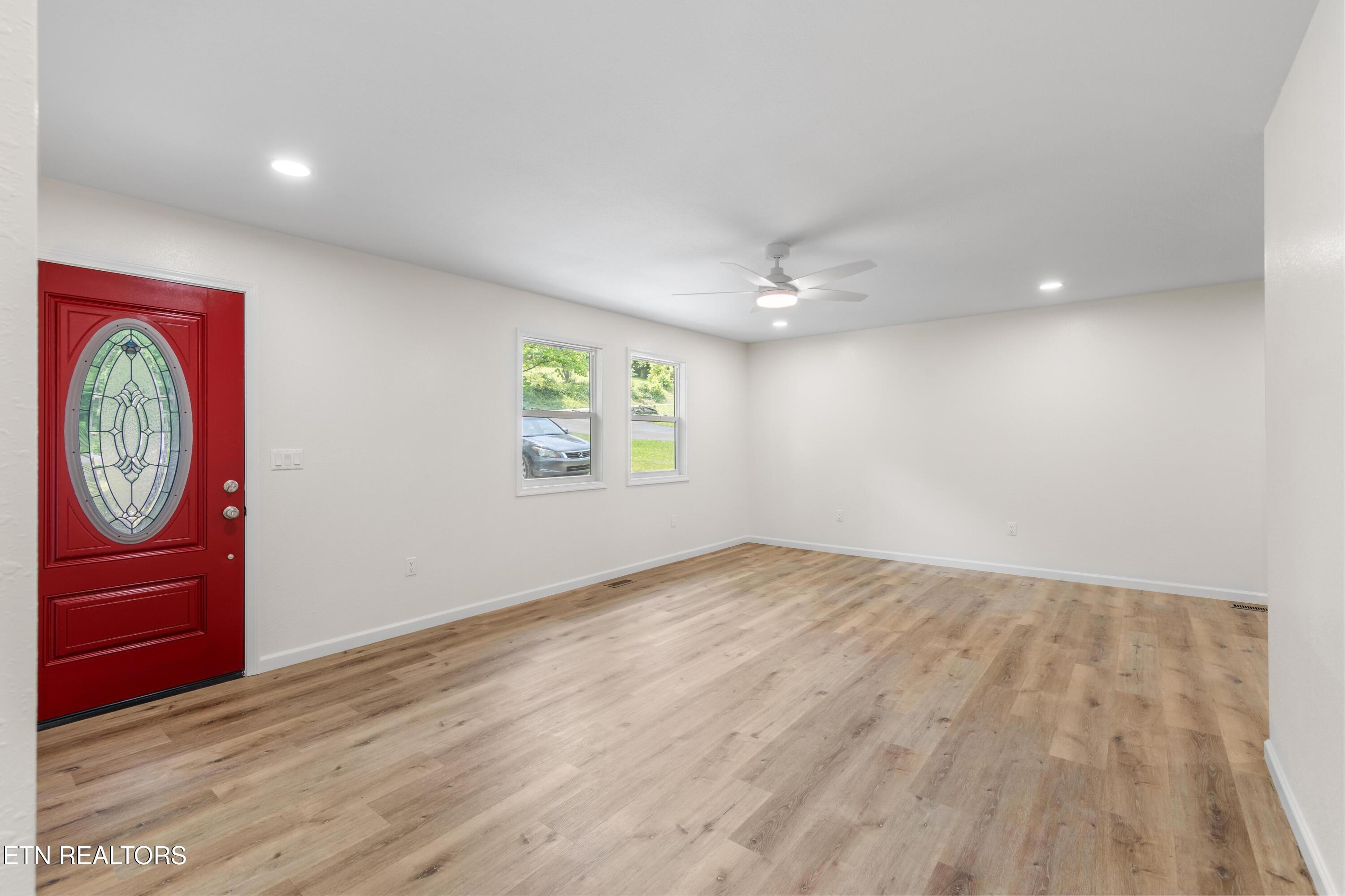 410 W Hemlock Street Lafollette TN 37766
