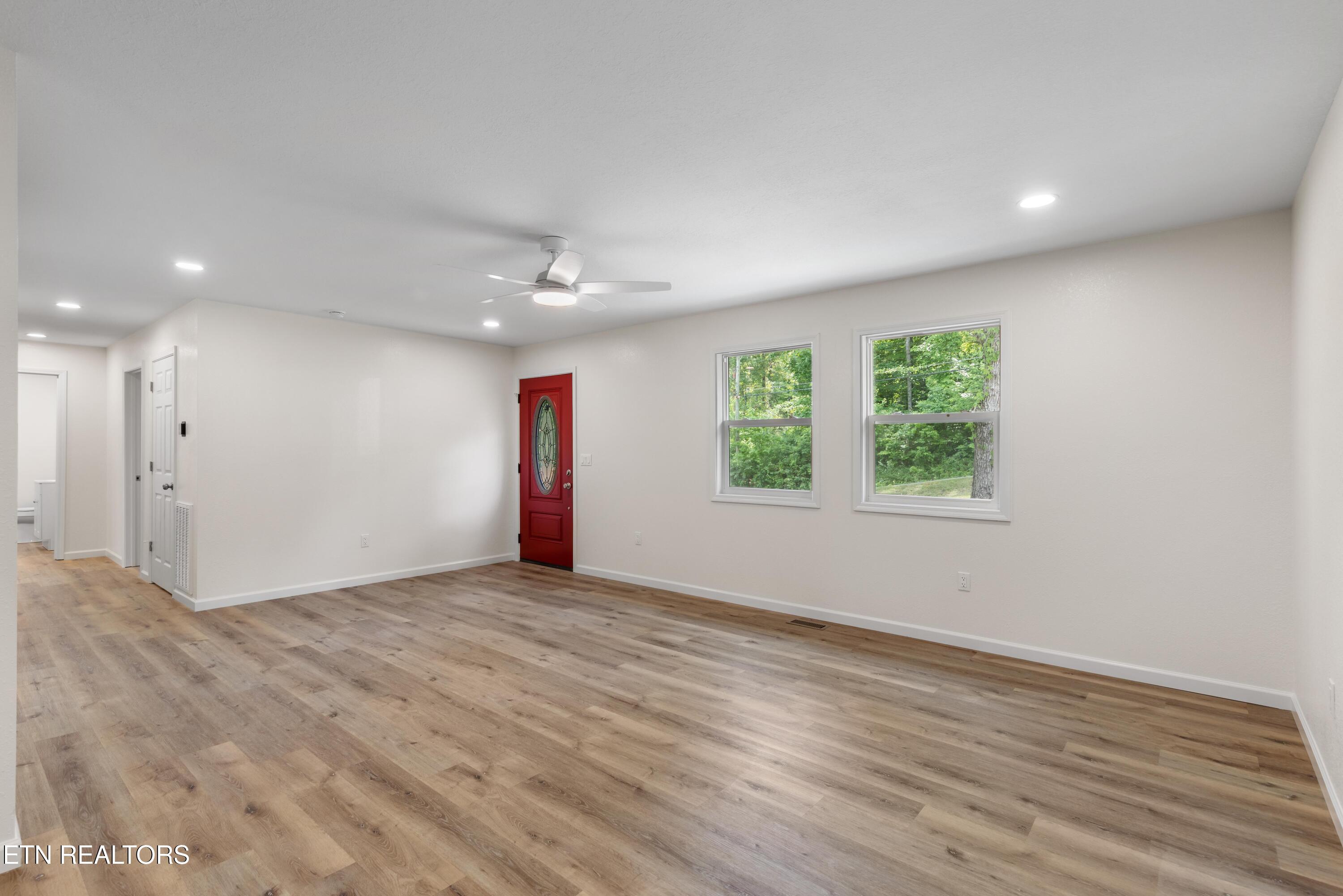 410 W Hemlock Street Lafollette TN 37766