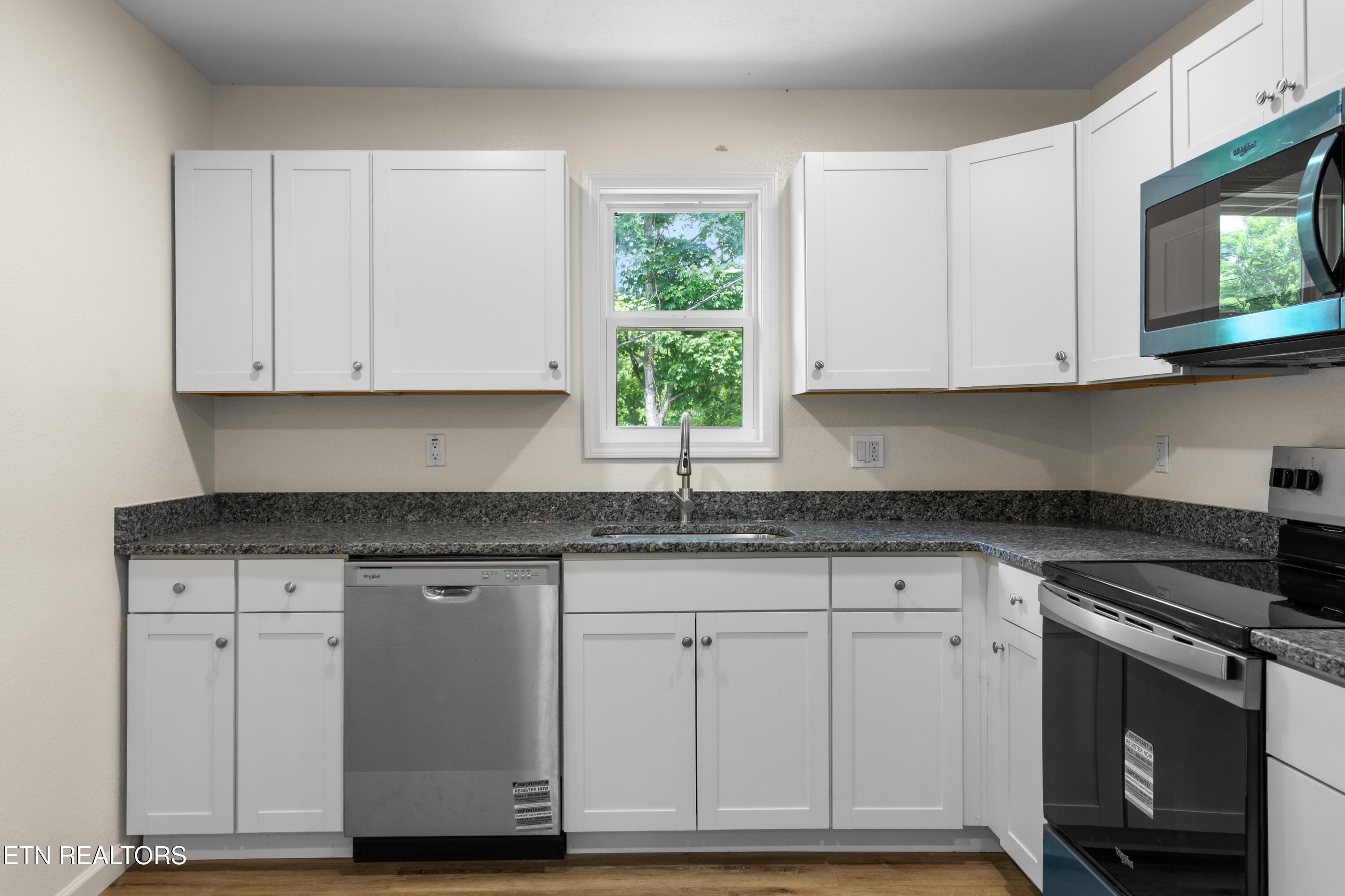 410 W Hemlock Street Lafollette TN 37766