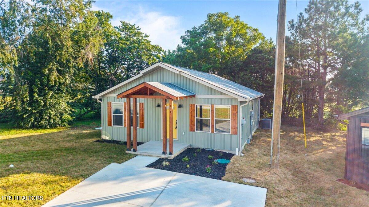 127 Azalea Lane Jacksboro TN 37757