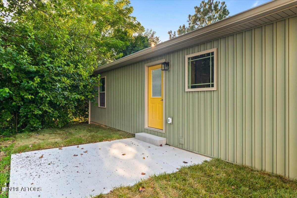 127 Azalea Lane Jacksboro TN 37757