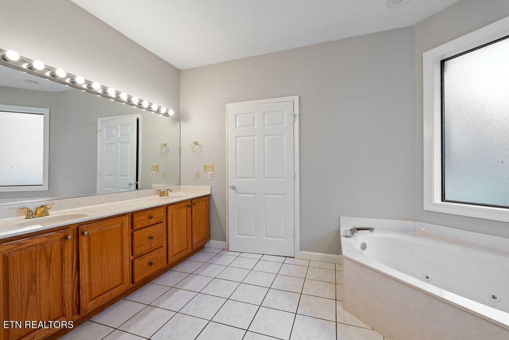 121 Inata Circle Loudon TN 37774