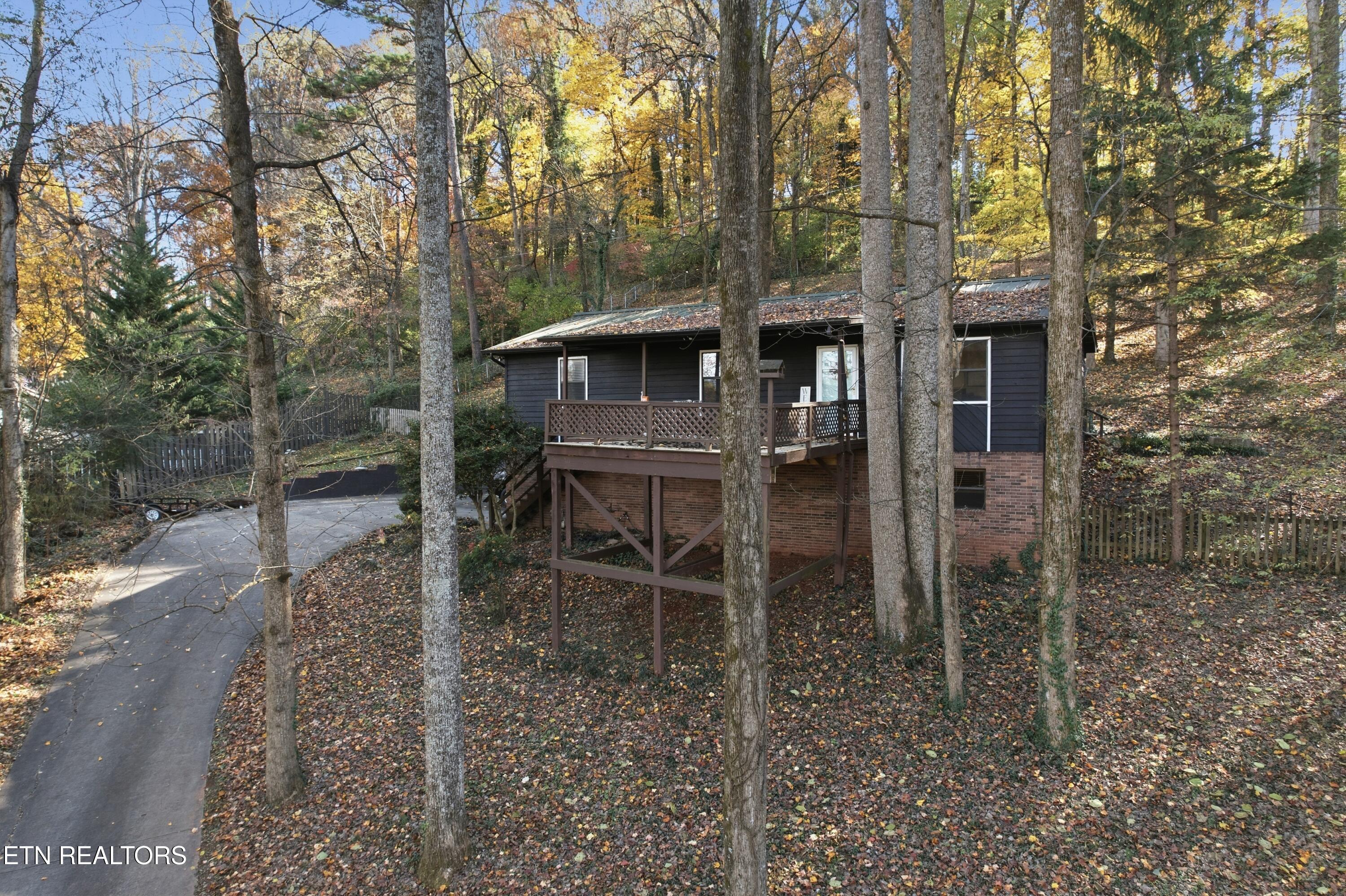 1429 Crestwood Drive Louisville TN 37777