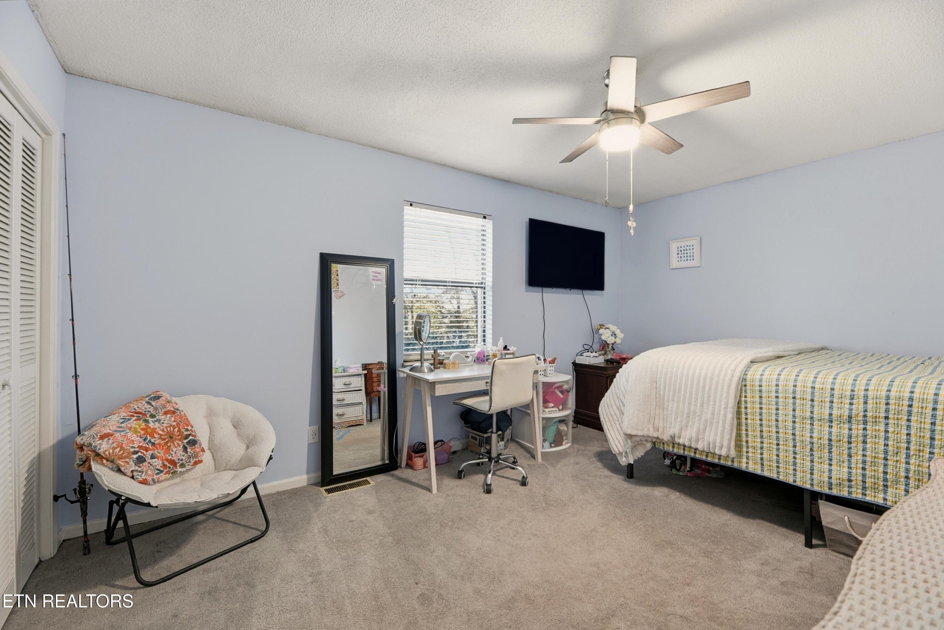 1429 Crestwood Drive Louisville TN 37777