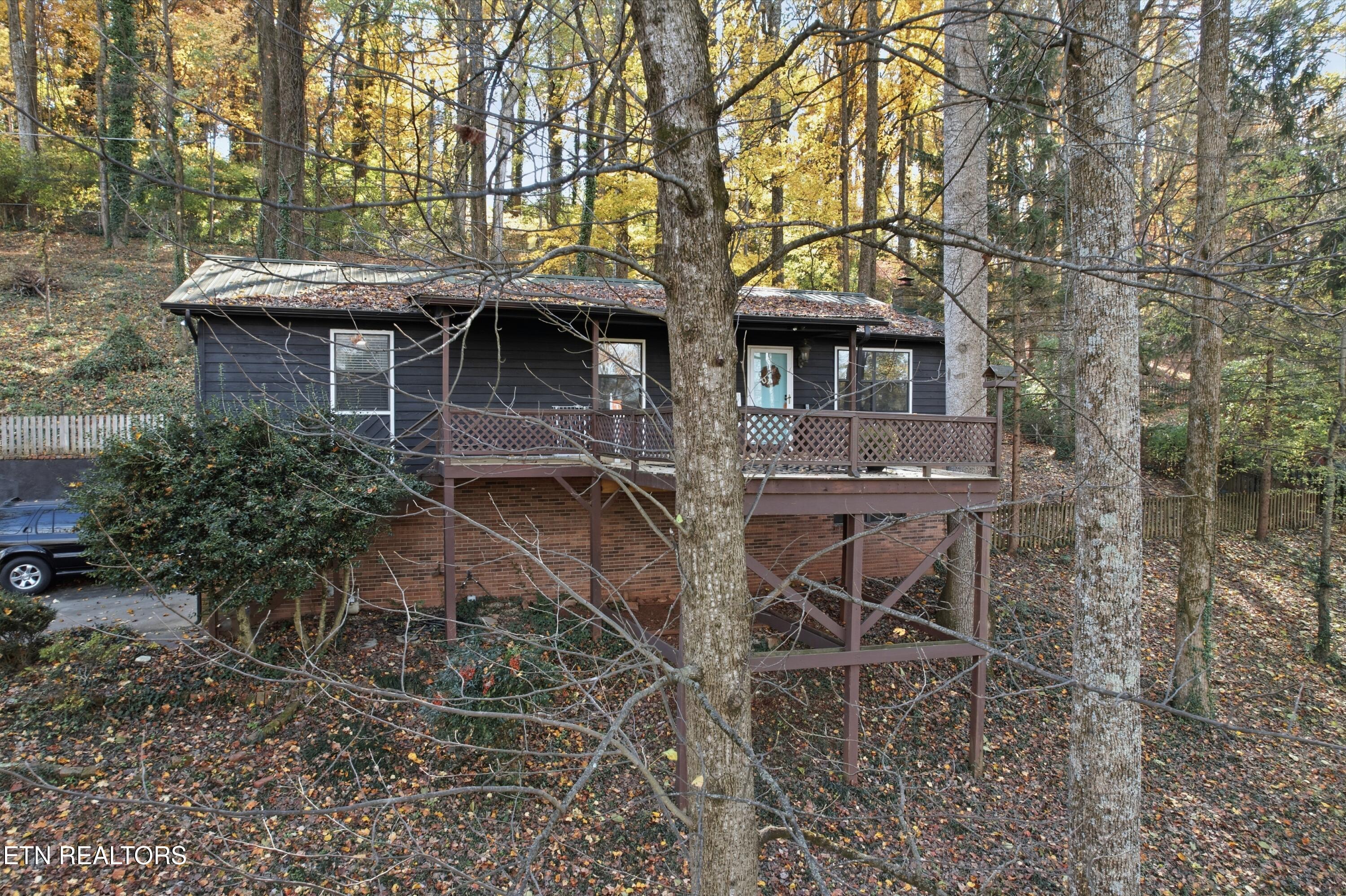 1429 Crestwood Drive Louisville TN 37777