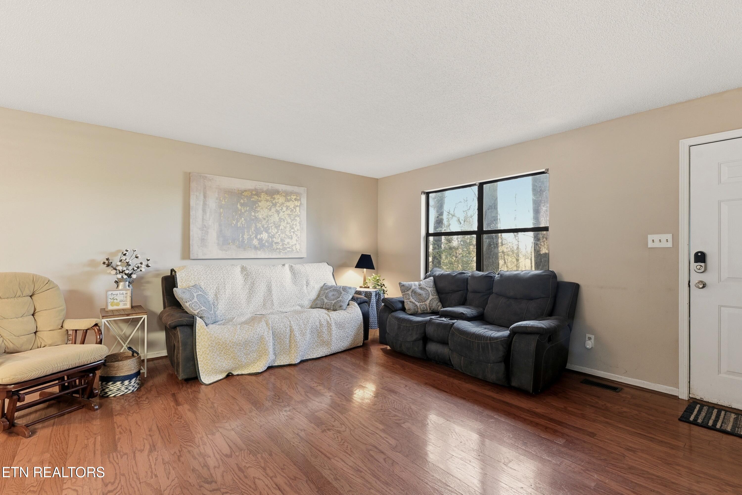1429 Crestwood Drive Louisville TN 37777