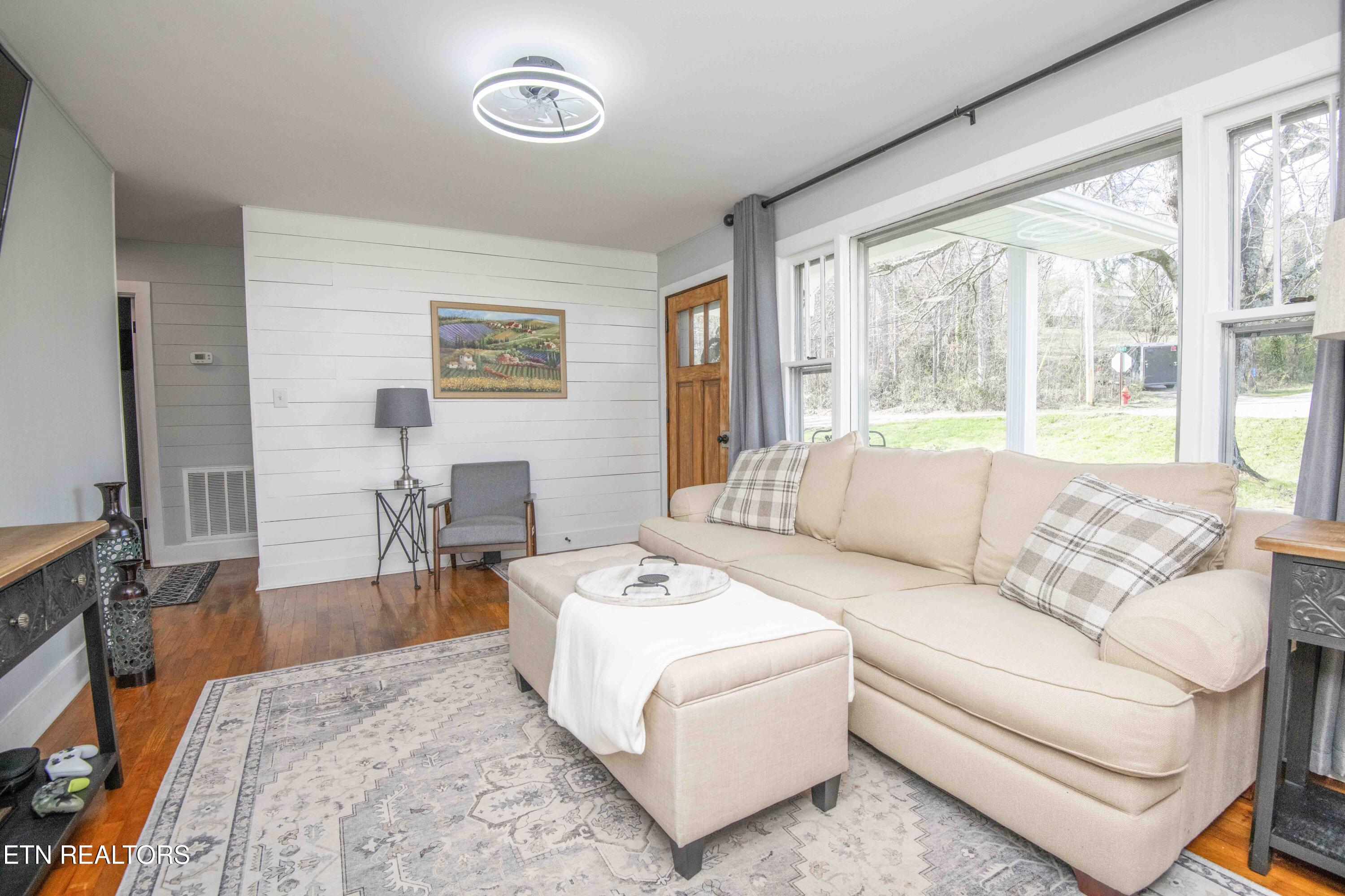 125 Clark Avenue Harriman TN 37748