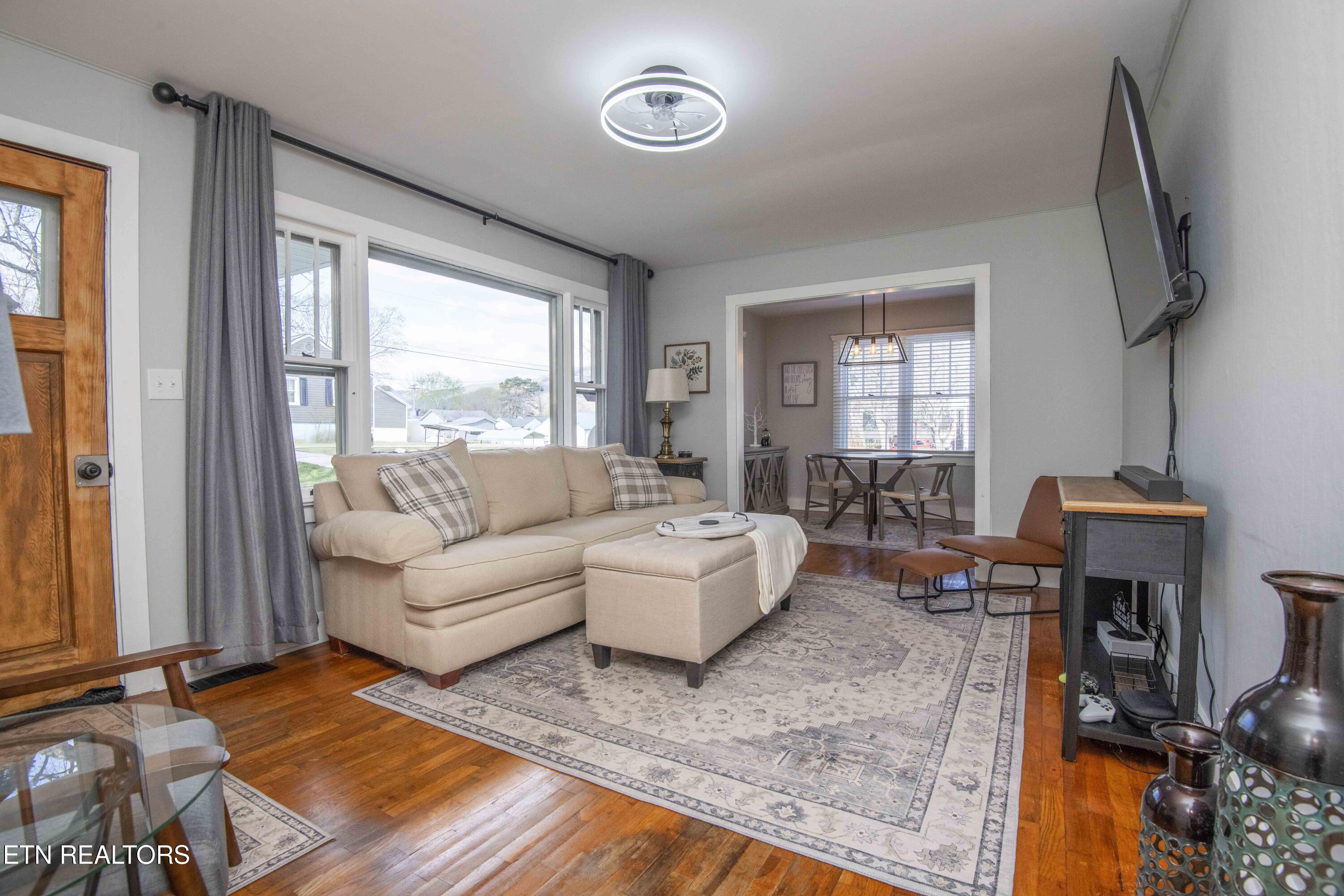 125 Clark Avenue Harriman TN 37748