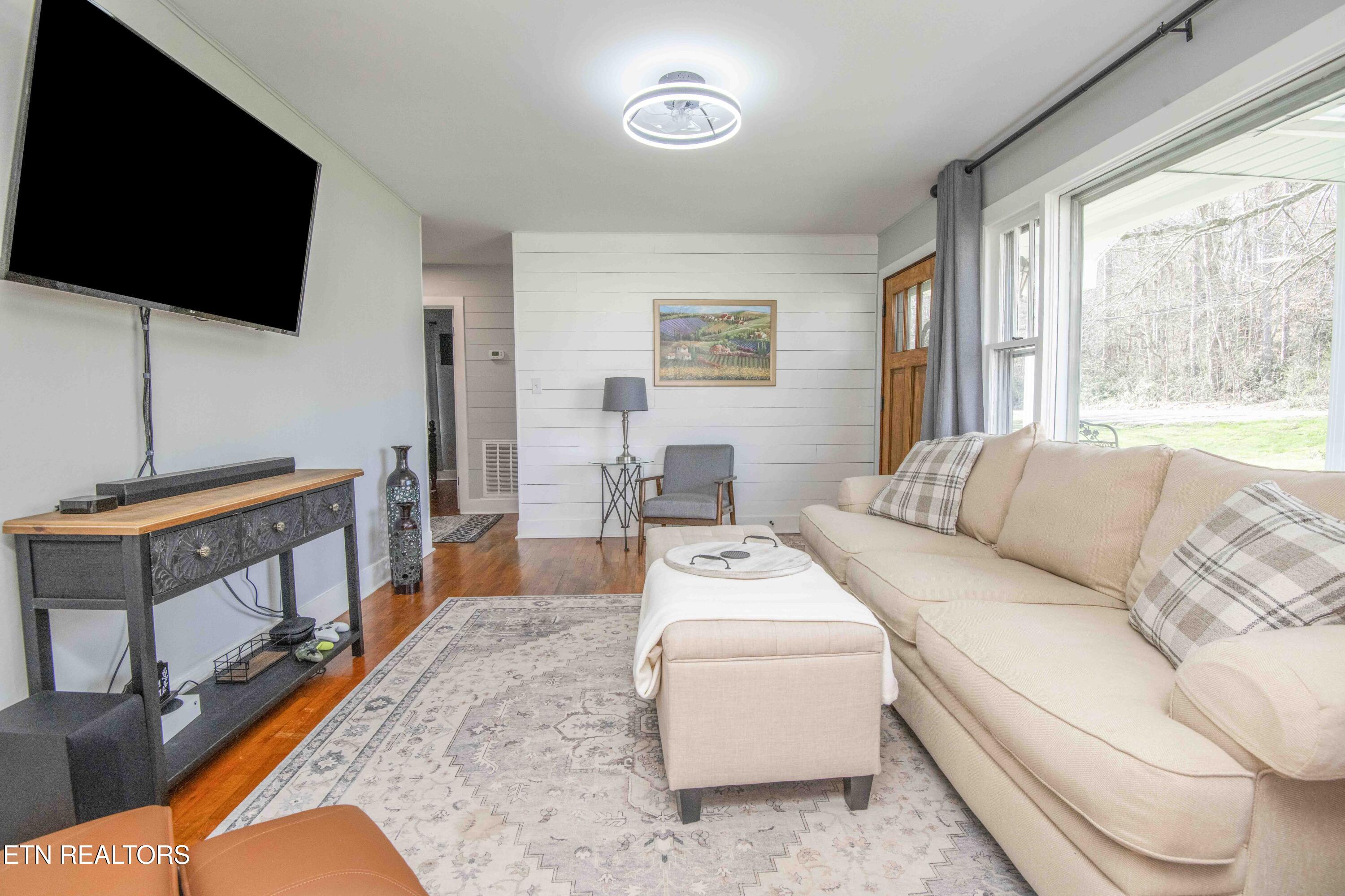 125 Clark Avenue Harriman TN 37748