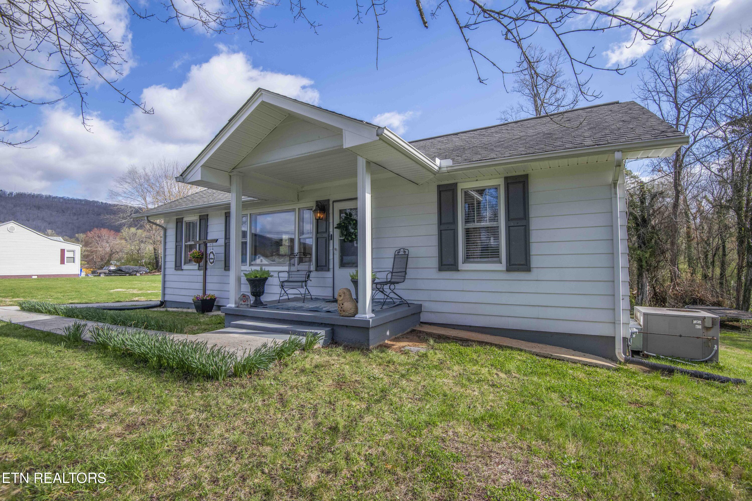 125 Clark Avenue Harriman TN 37748
