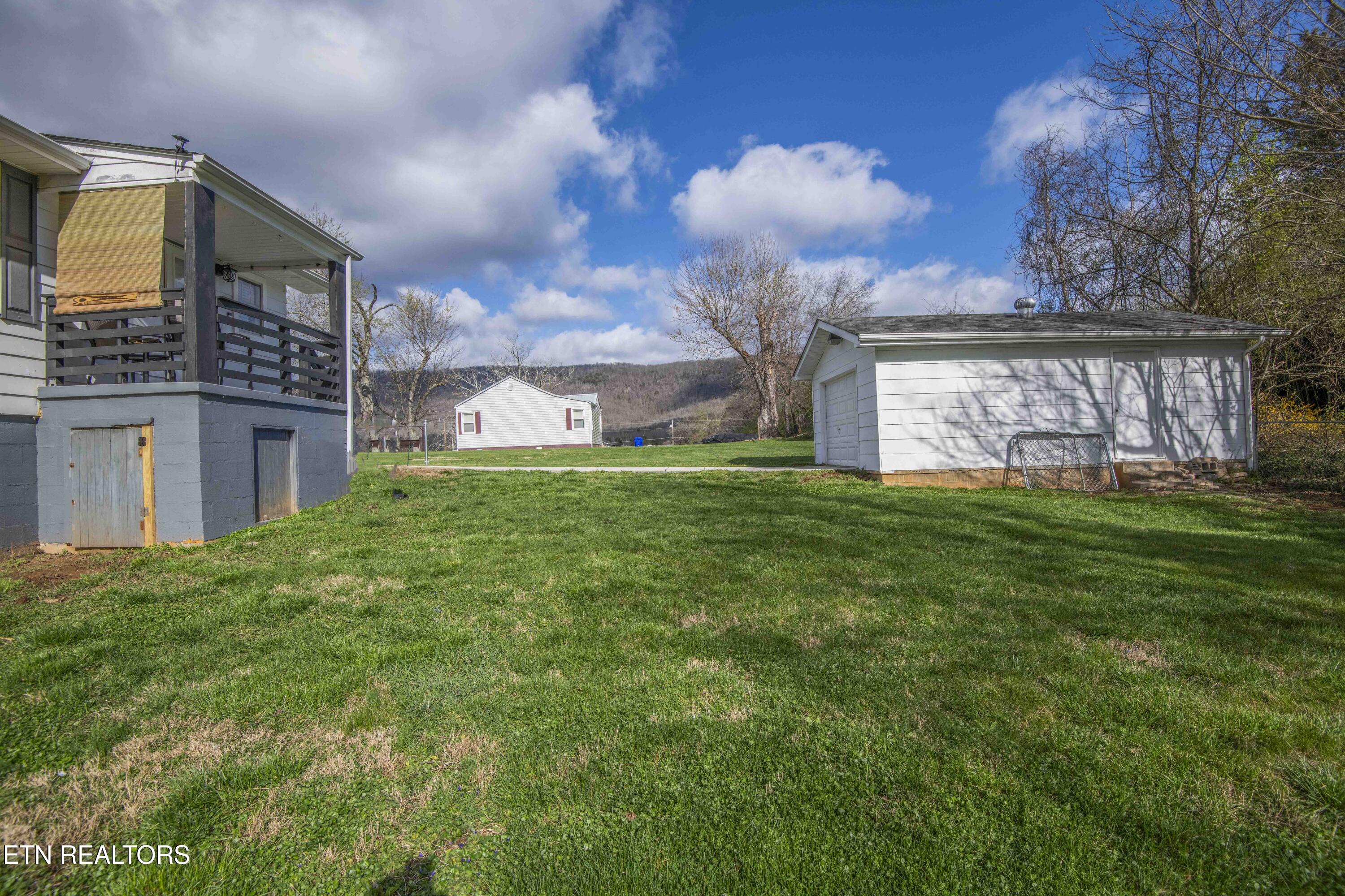 125 Clark Avenue Harriman TN 37748
