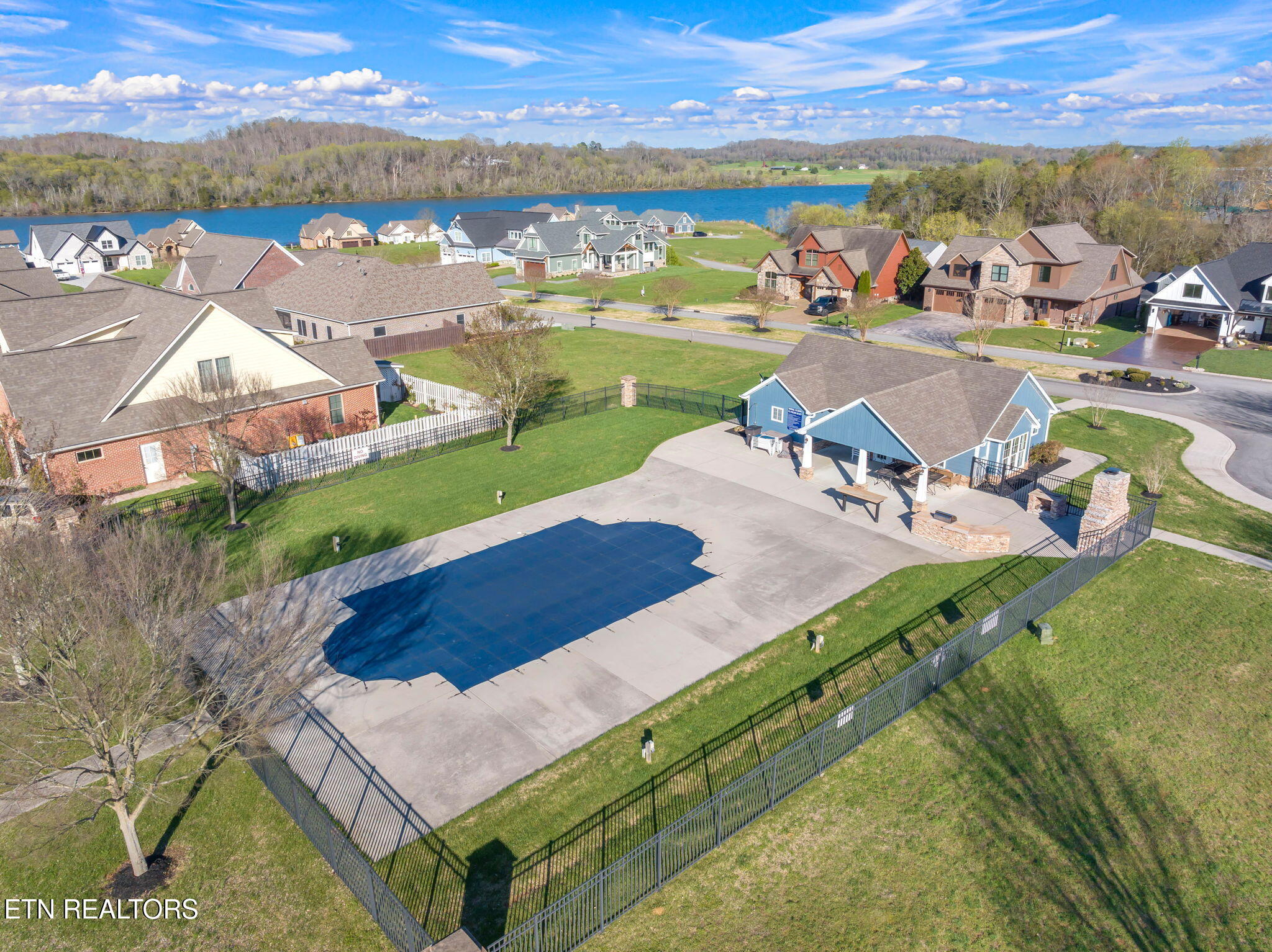 186 Cape Lookout Light Loudon TN 37774