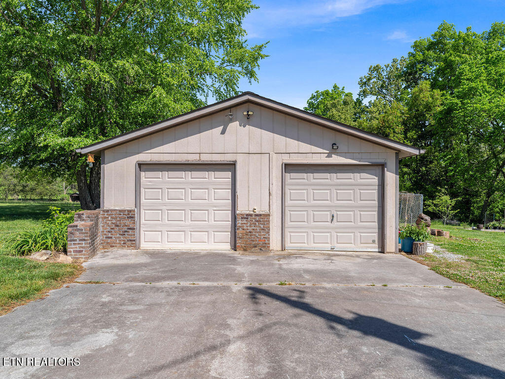 9111 Washington Pike Corryton TN 37721