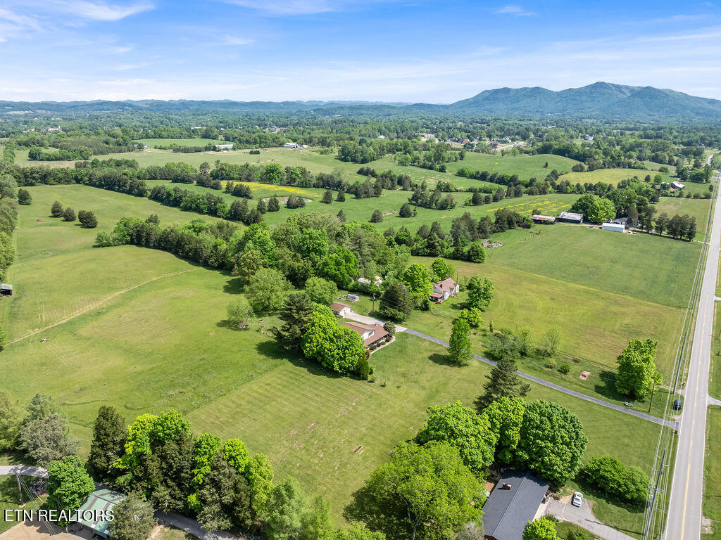 9111 Washington Pike Corryton TN 37721