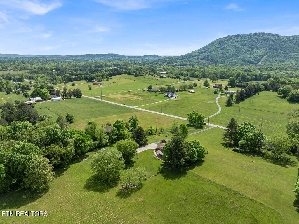 9111 Washington Pike Corryton TN 37721