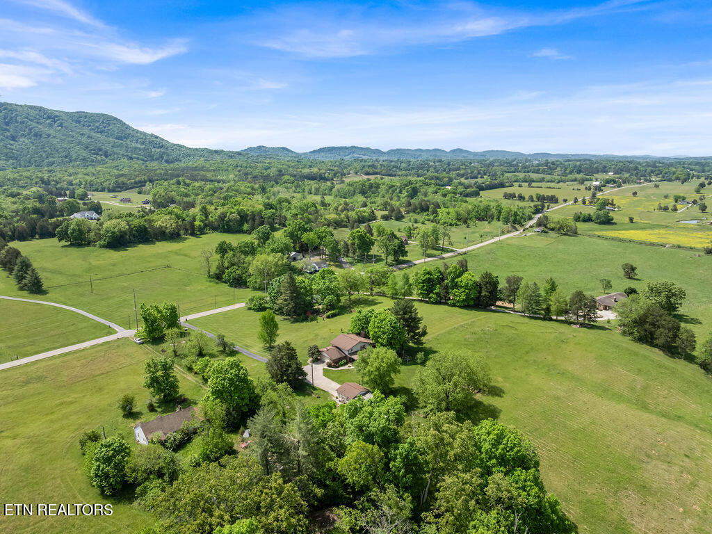 9111 Washington Pike Corryton TN 37721