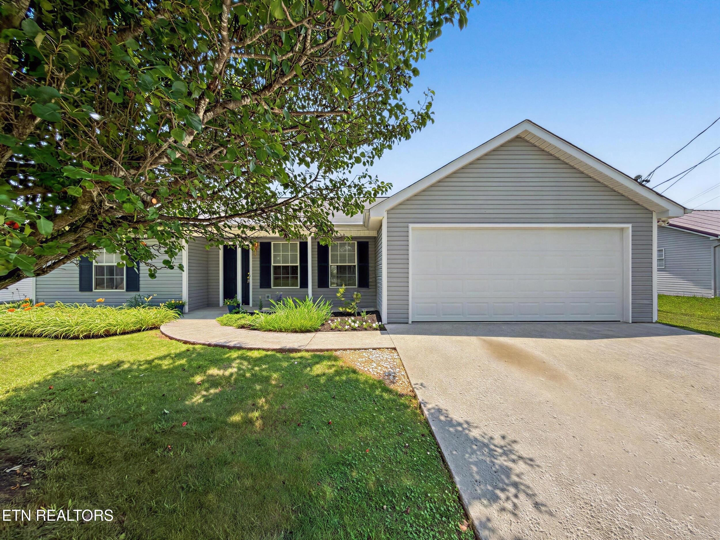 7528 Gary White Road Corryton TN 37721