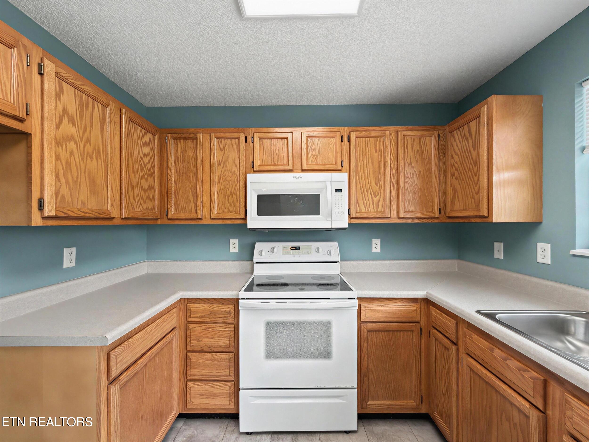 7528 Gary White Road Corryton TN 37721