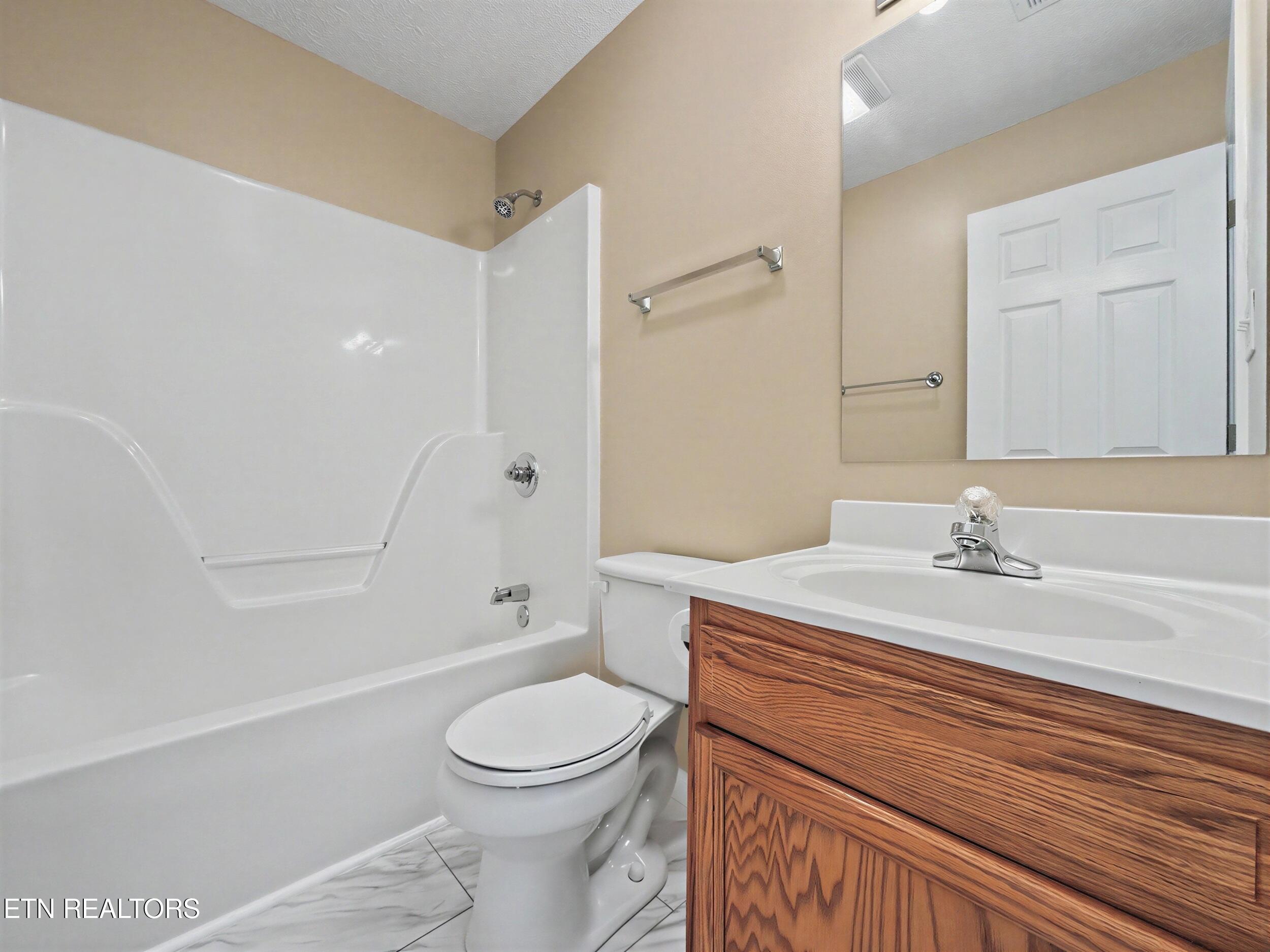 7528 Gary White Road Corryton TN 37721