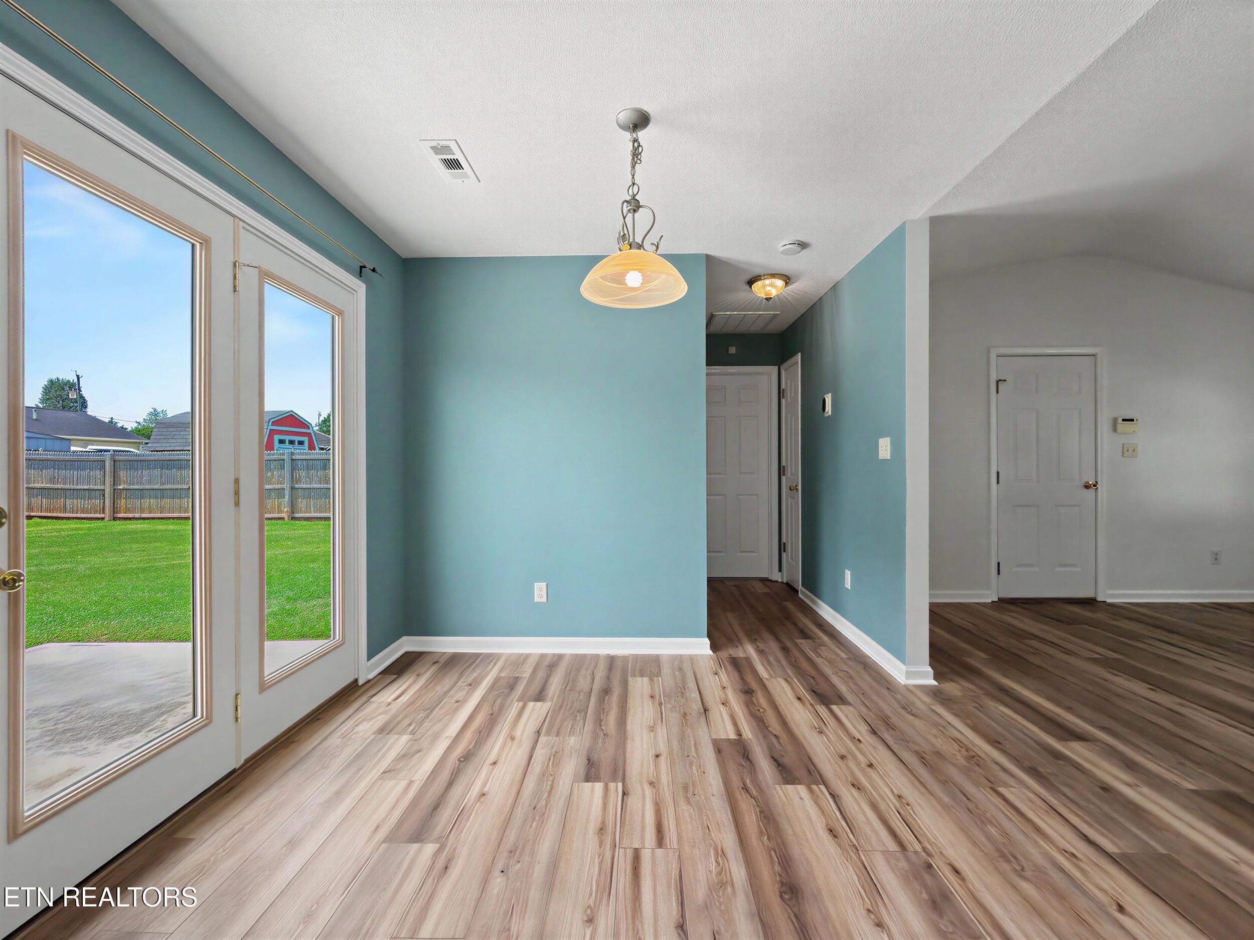 7528 Gary White Road Corryton TN 37721