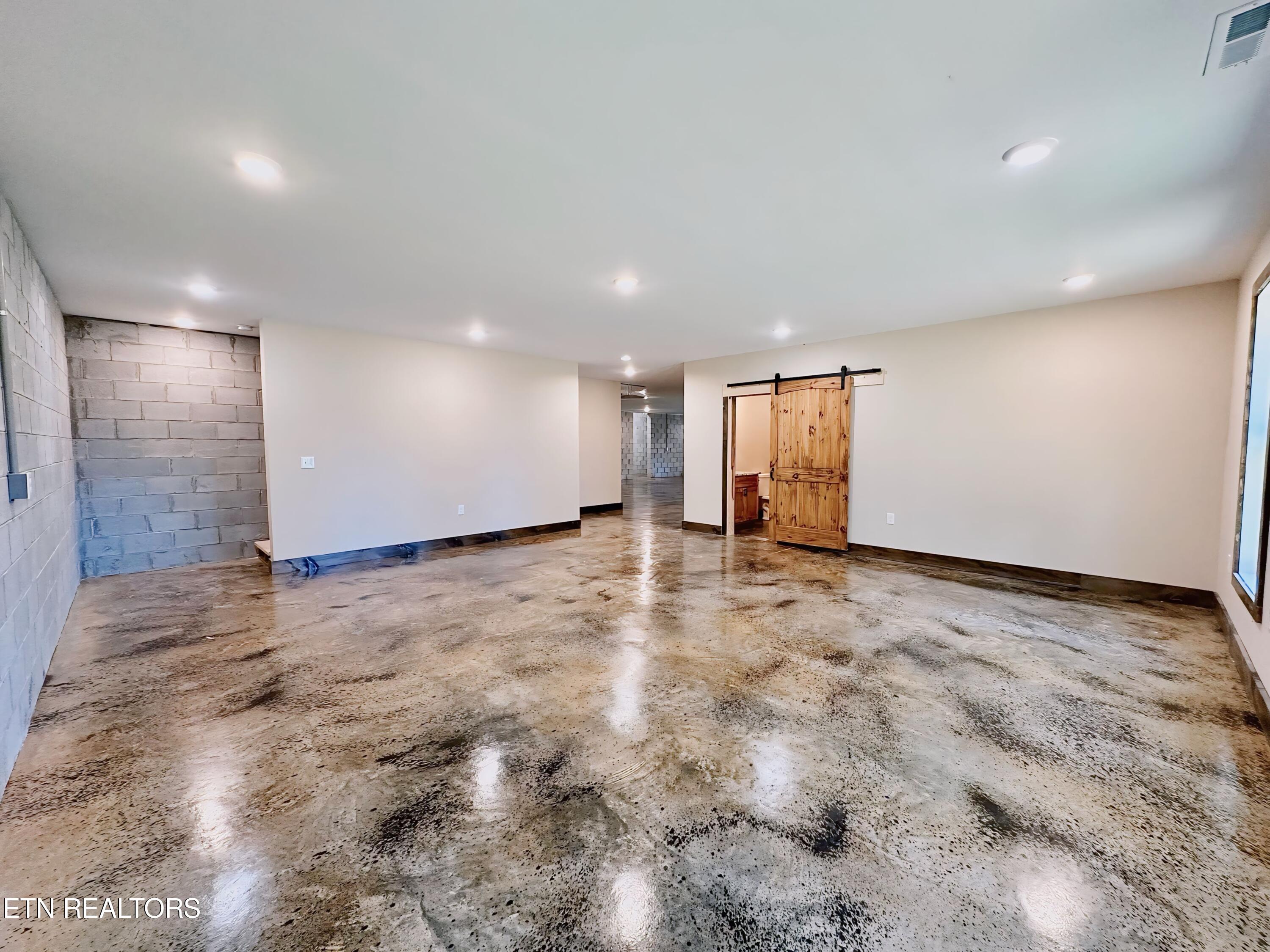 1063 Wilderness Road Friendsville TN 37737