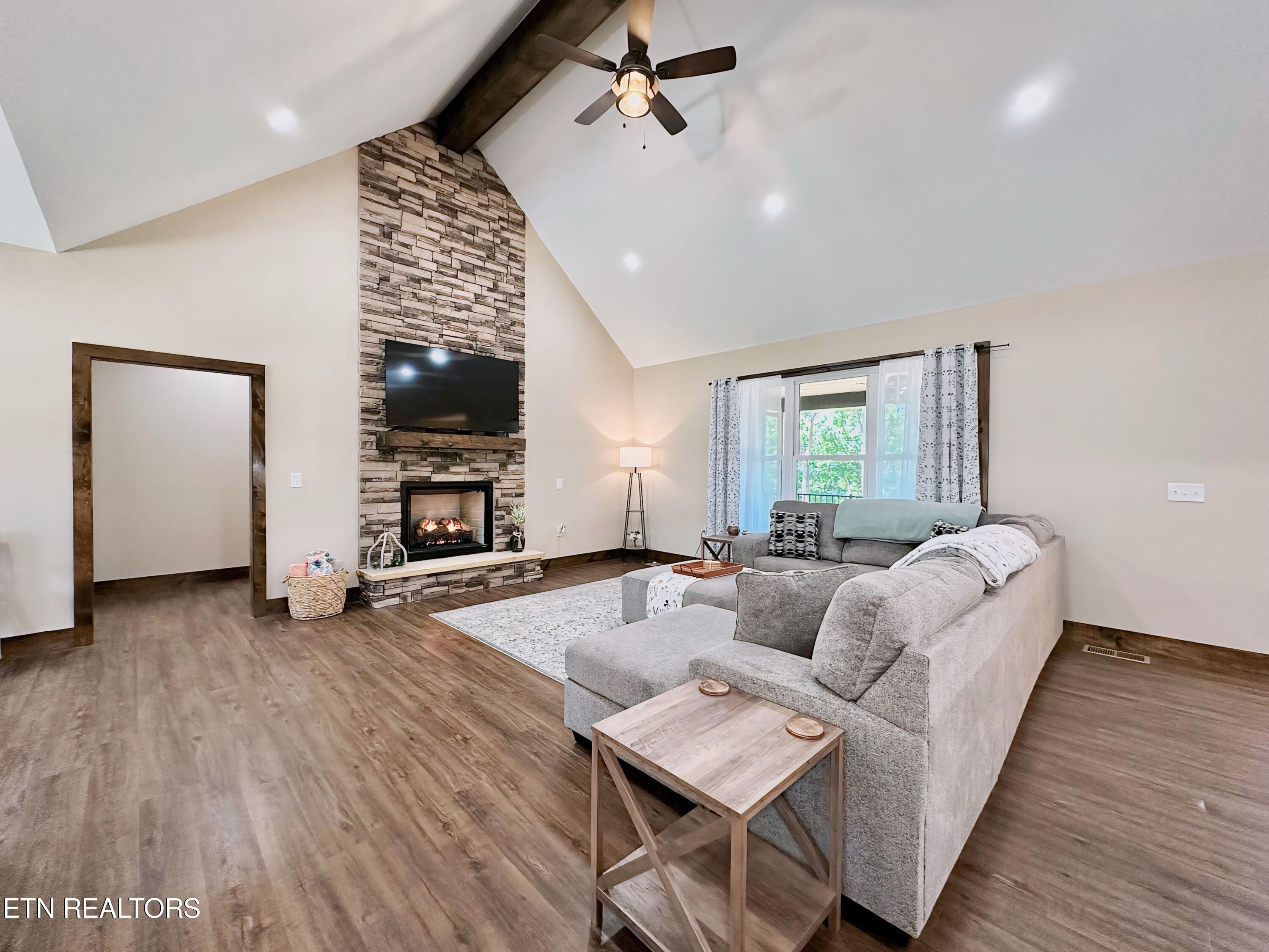 1063 Wilderness Road Friendsville TN 37737