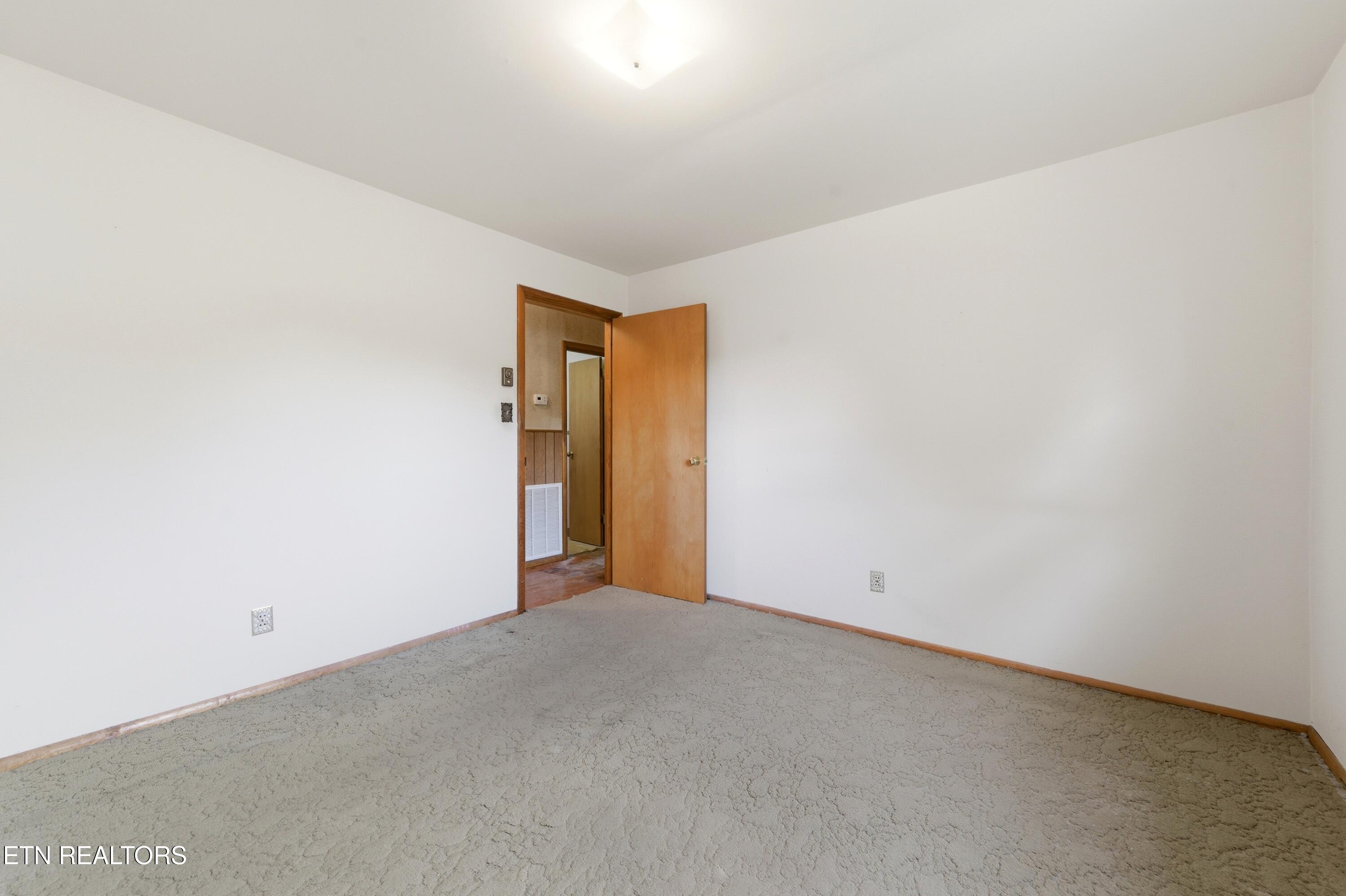 824 NE Woodview Drive Knoxville TN 37912