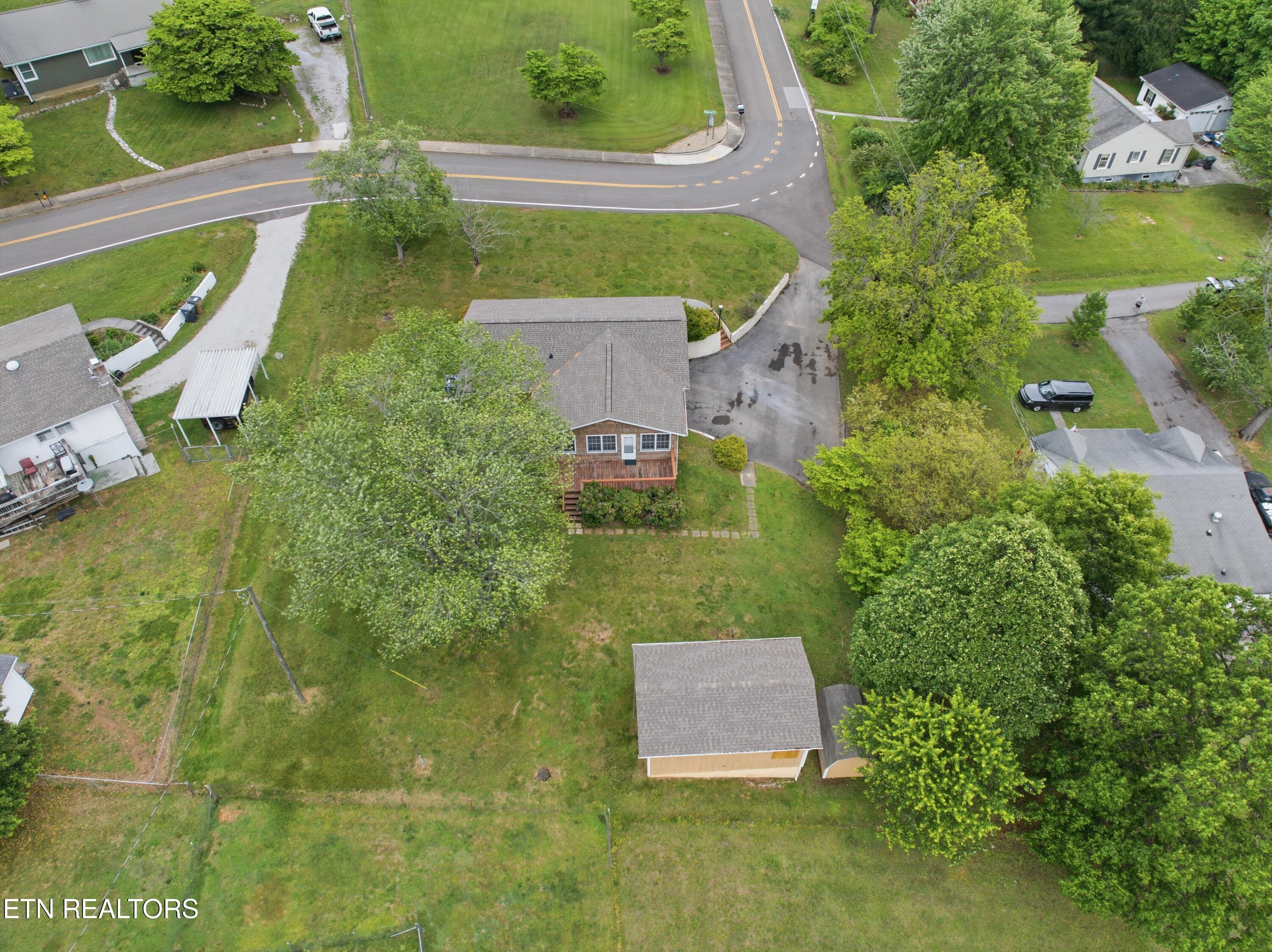 824 NE Woodview Drive Knoxville TN 37912