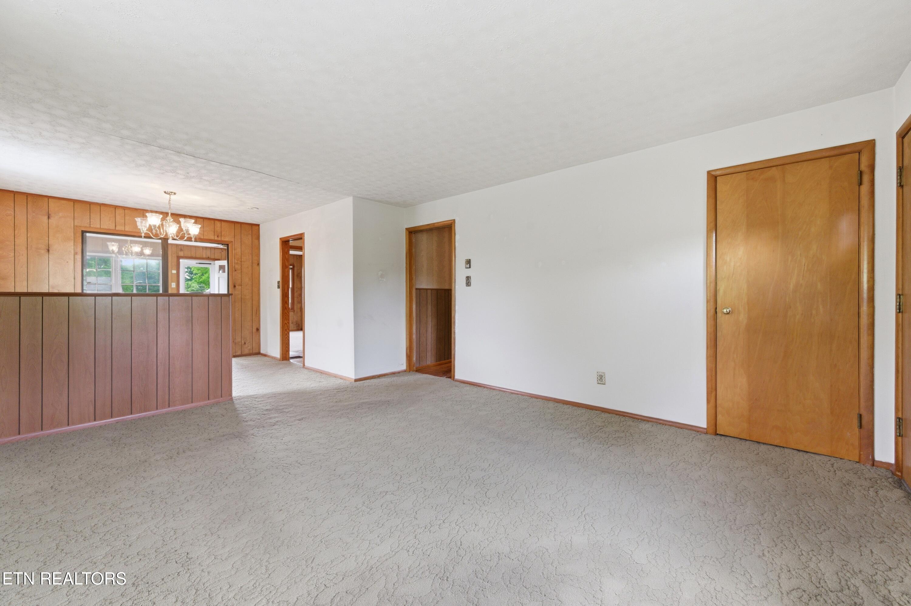 824 NE Woodview Drive Knoxville TN 37912