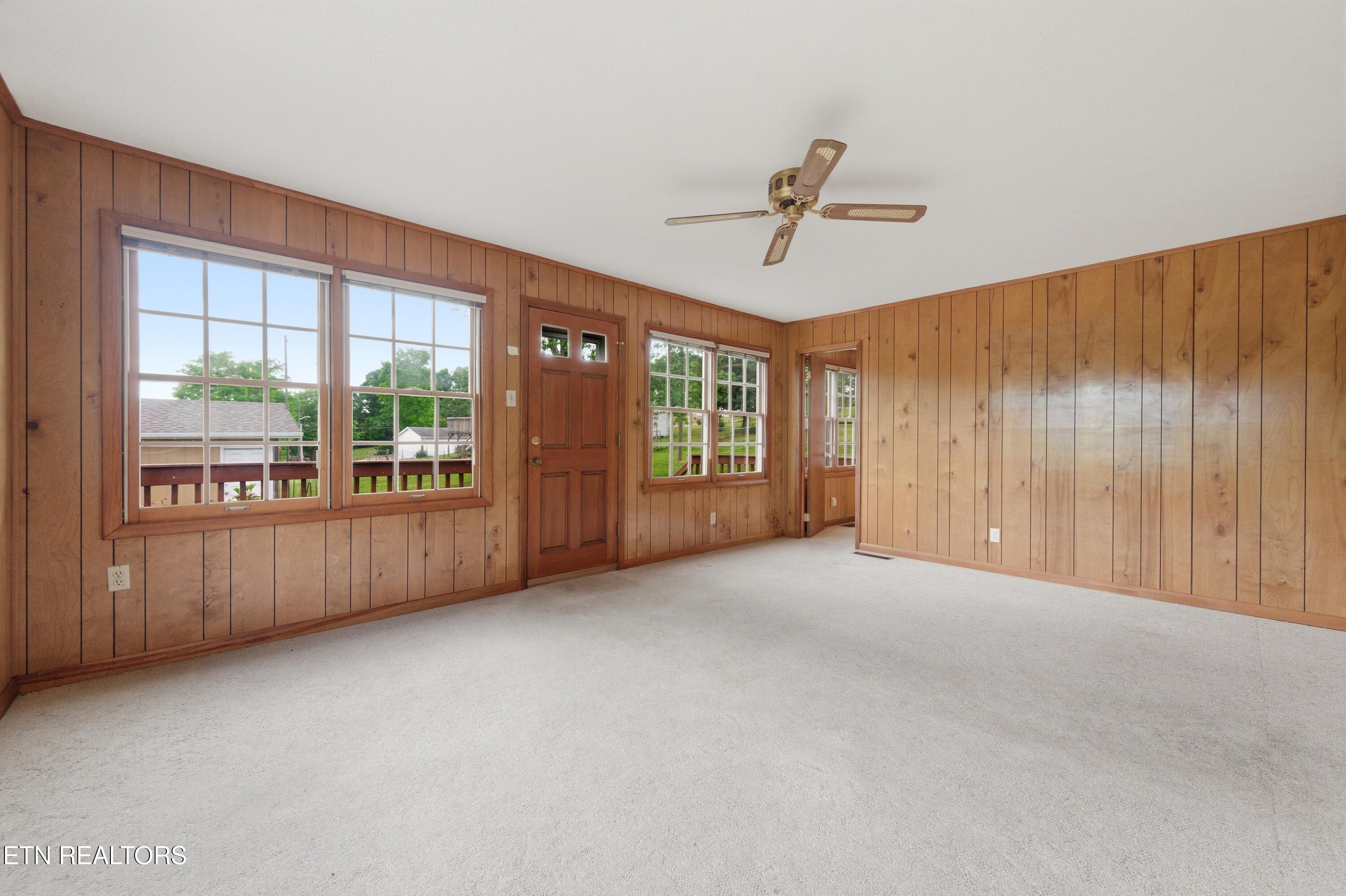824 NE Woodview Drive Knoxville TN 37912