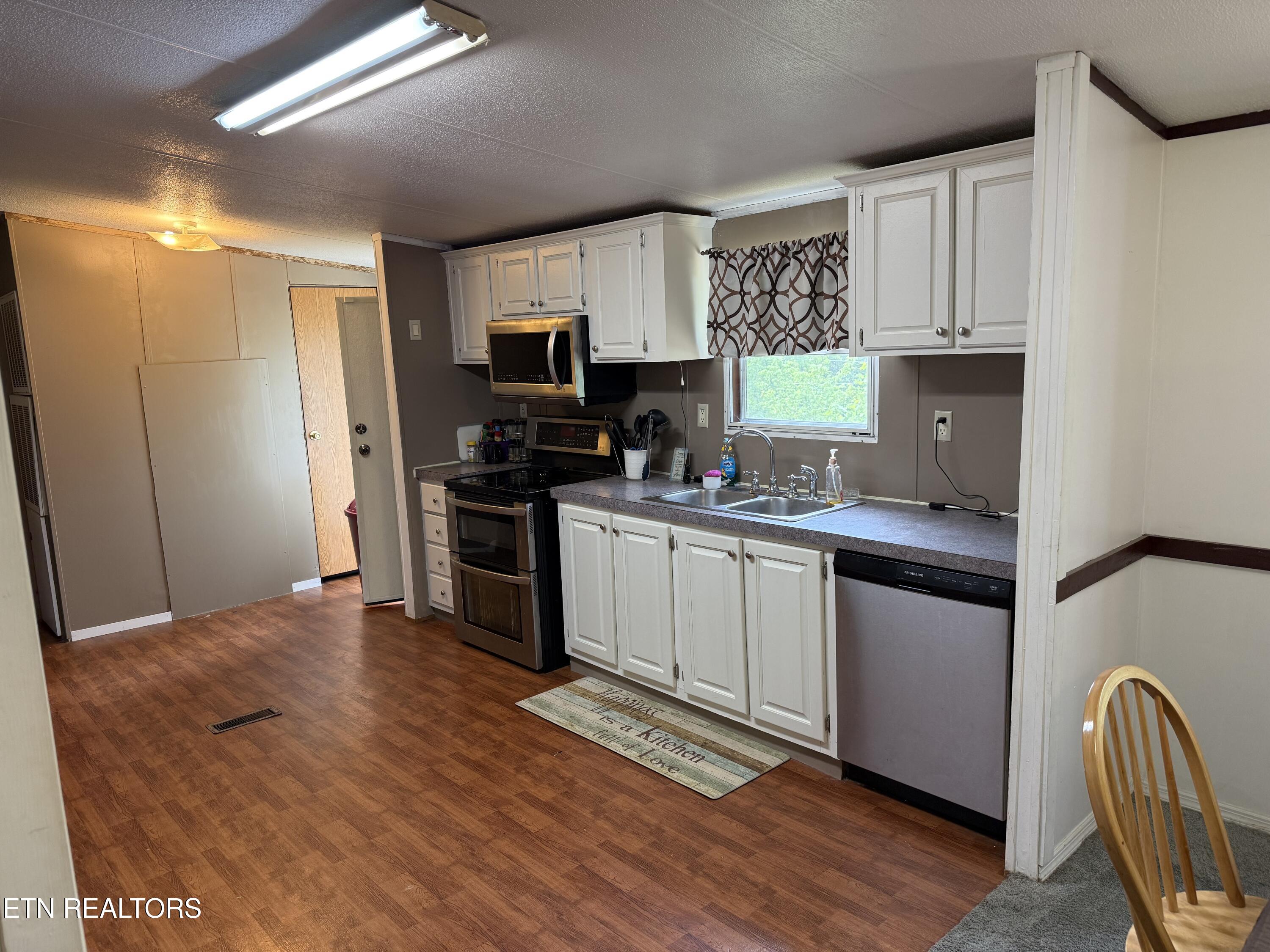 904 Woodview Way Strawberry Plains TN 37871