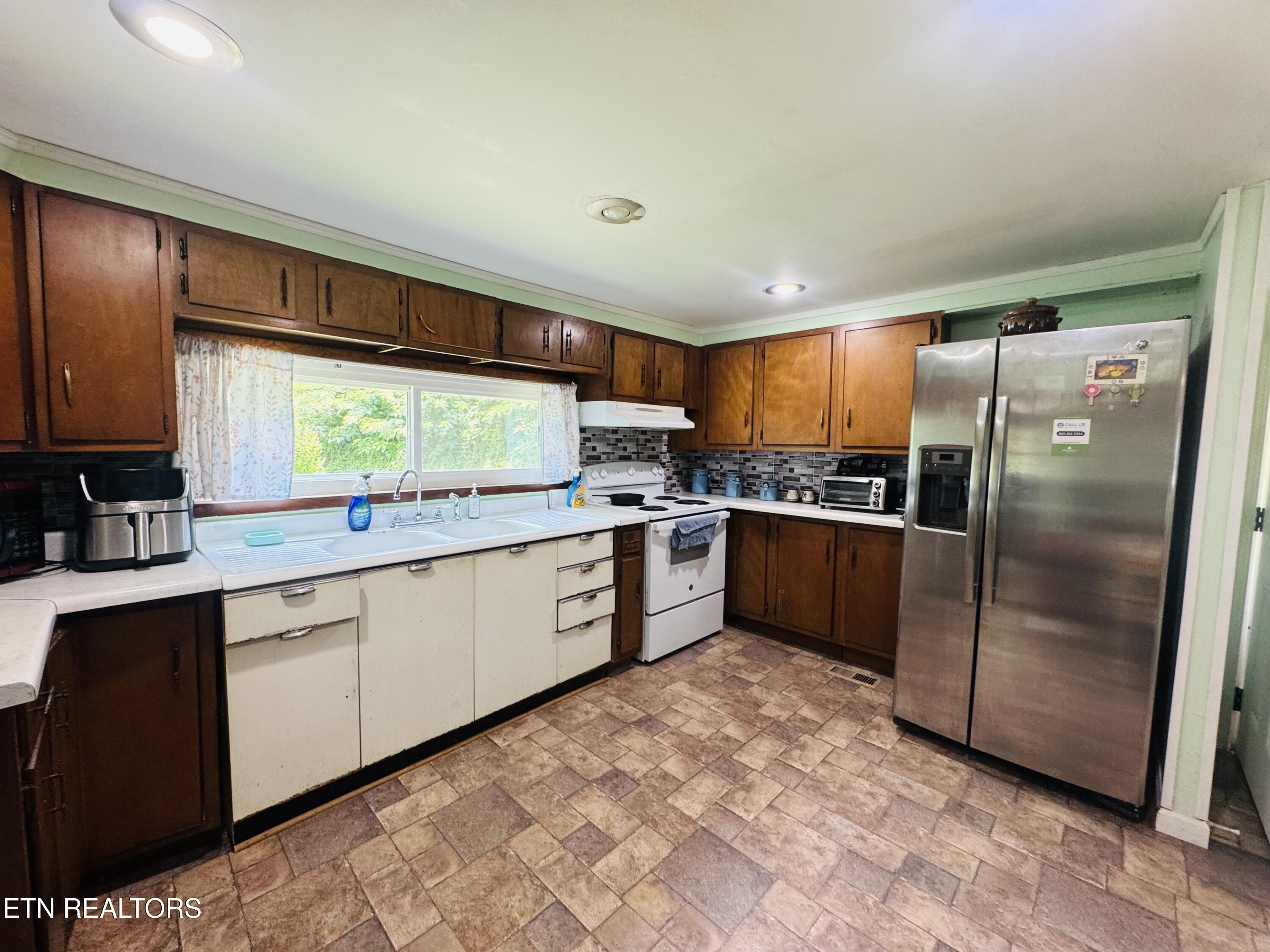 681 Island Cove Road Rocky Top TN 37769