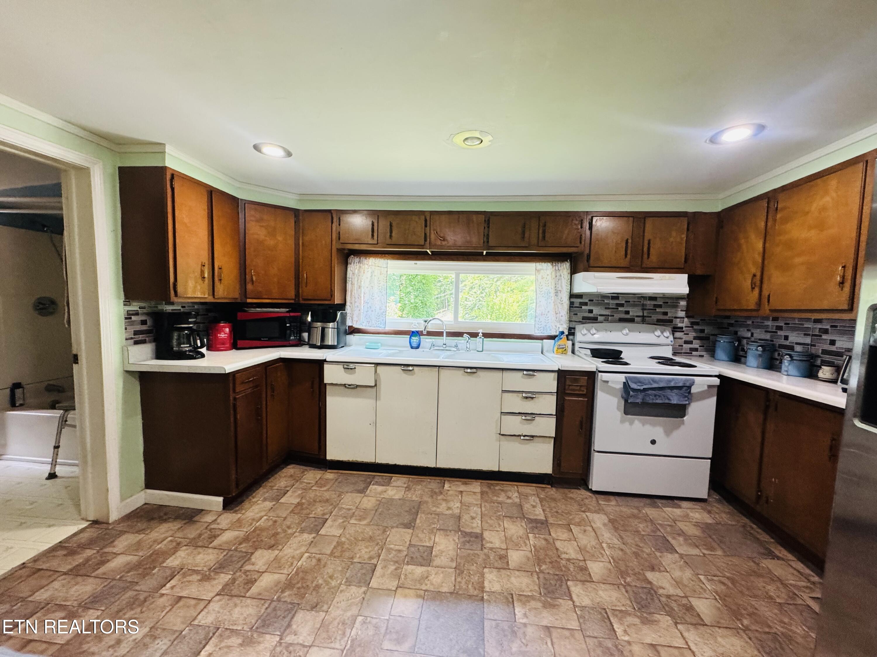 681 Island Cove Road Rocky Top TN 37769