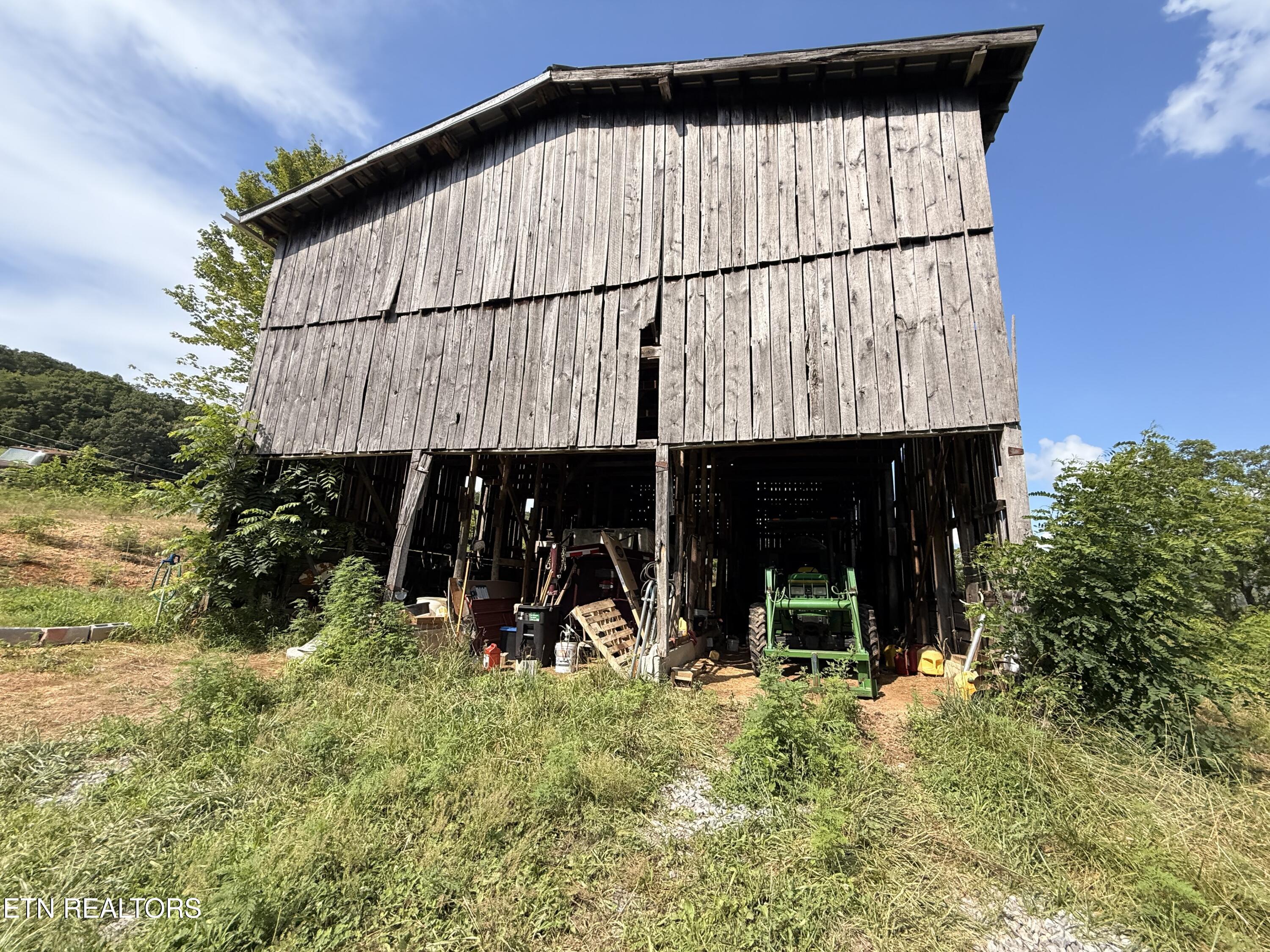 4194 Little Sycamore Road Tazewell TN 37879