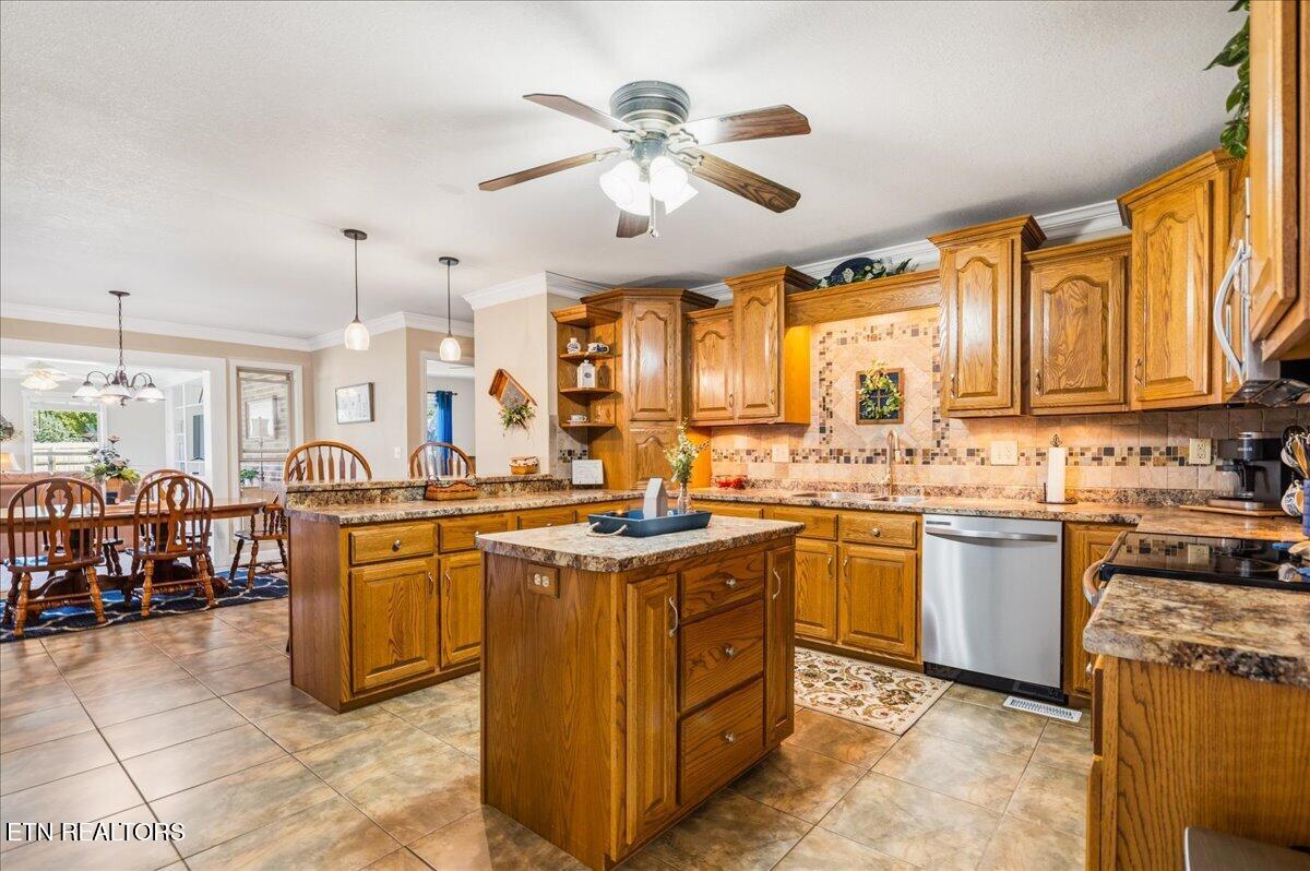 263 Preston Circle Jacksboro TN 37757