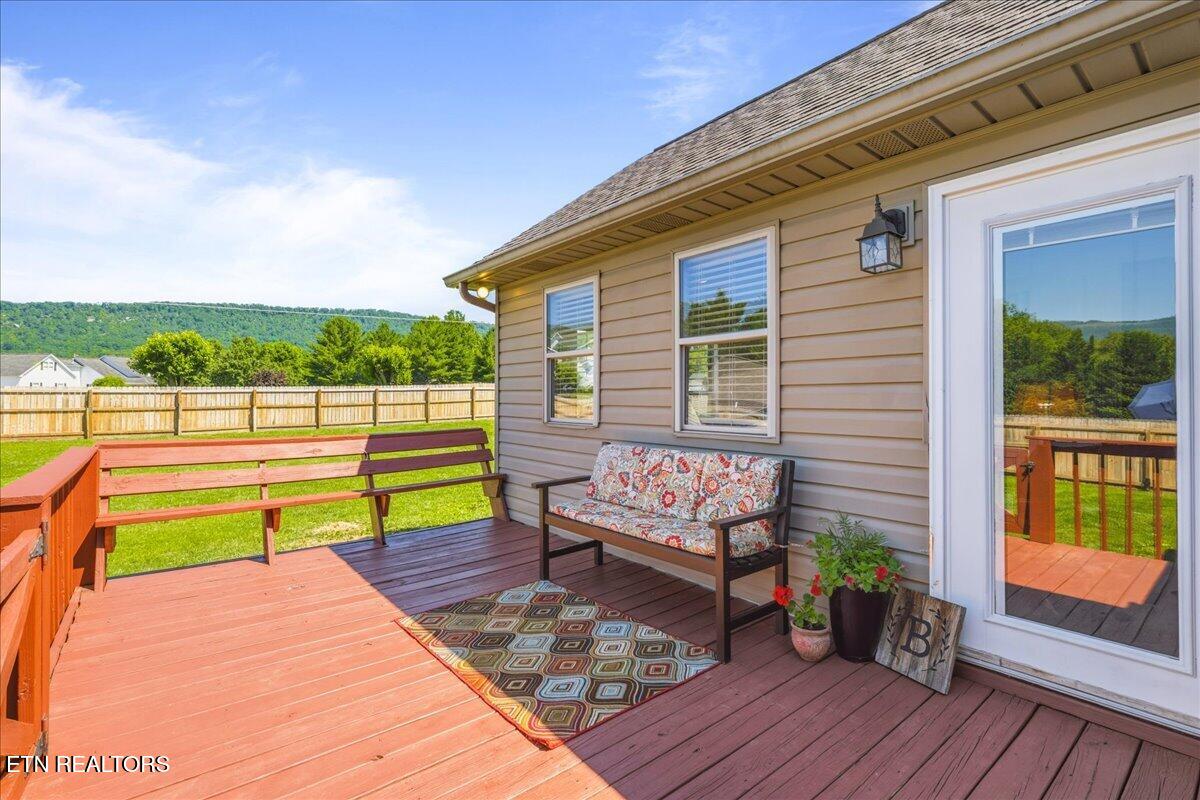 263 Preston Circle Jacksboro TN 37757