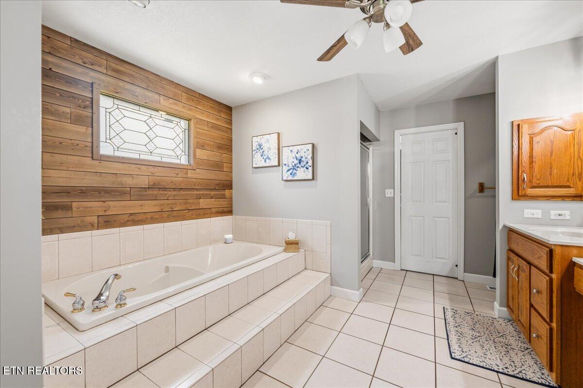 263 Preston Circle Jacksboro TN 37757